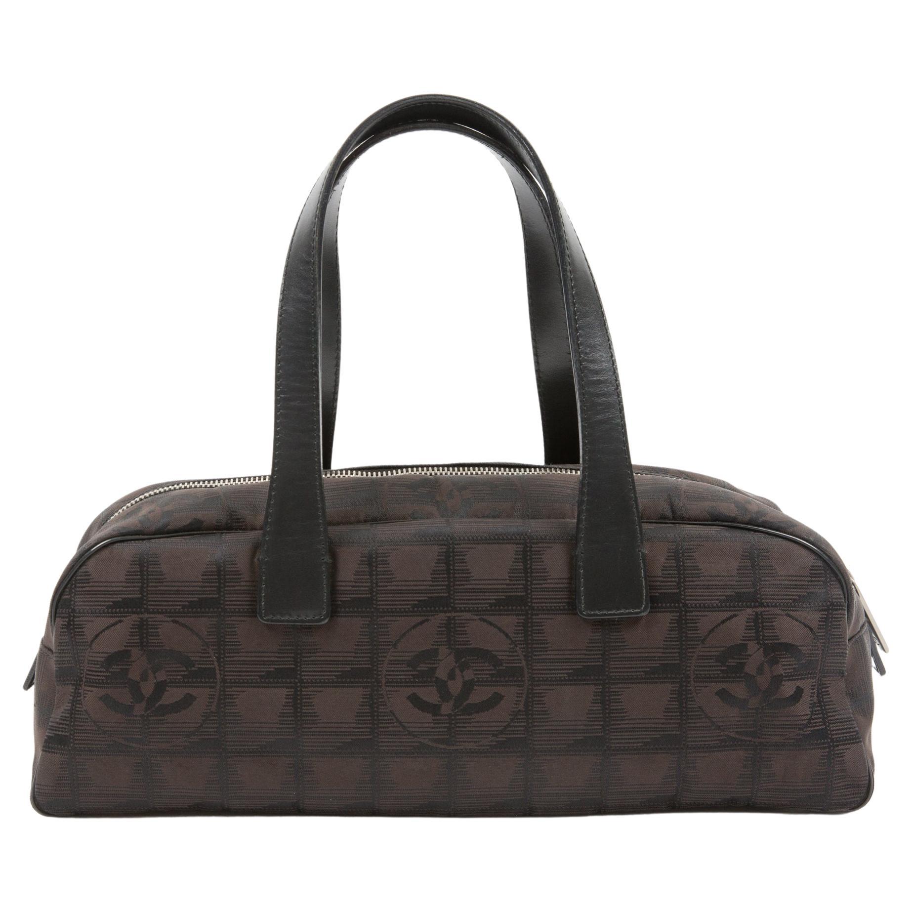 Chanel by Karl Lagerfeld for Chanel - Sac à main en nylon marron avec bandoulière en vente