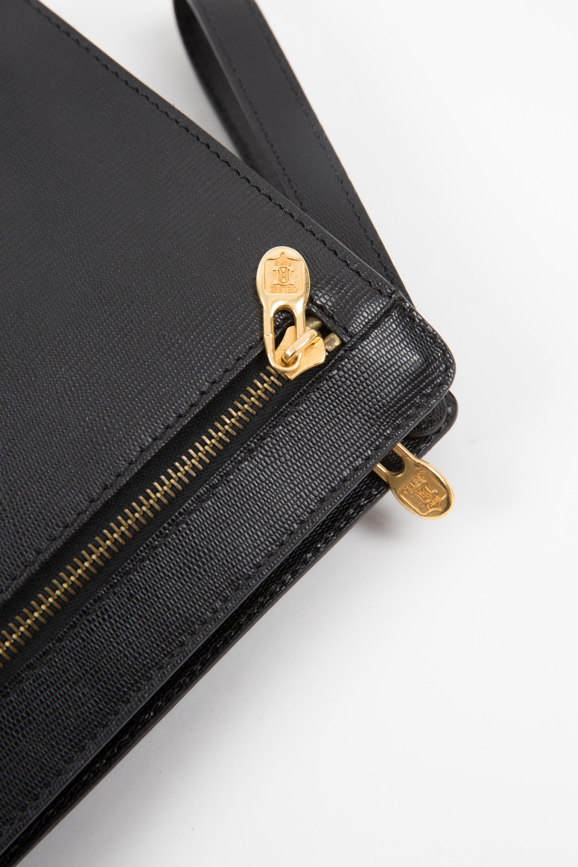 Pochette in pelle nera Celine in vendita 1