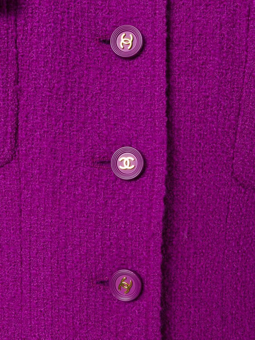 Chanel Pink Boucle Jacket, 1990s  In Excellent Condition In Paris, FR
