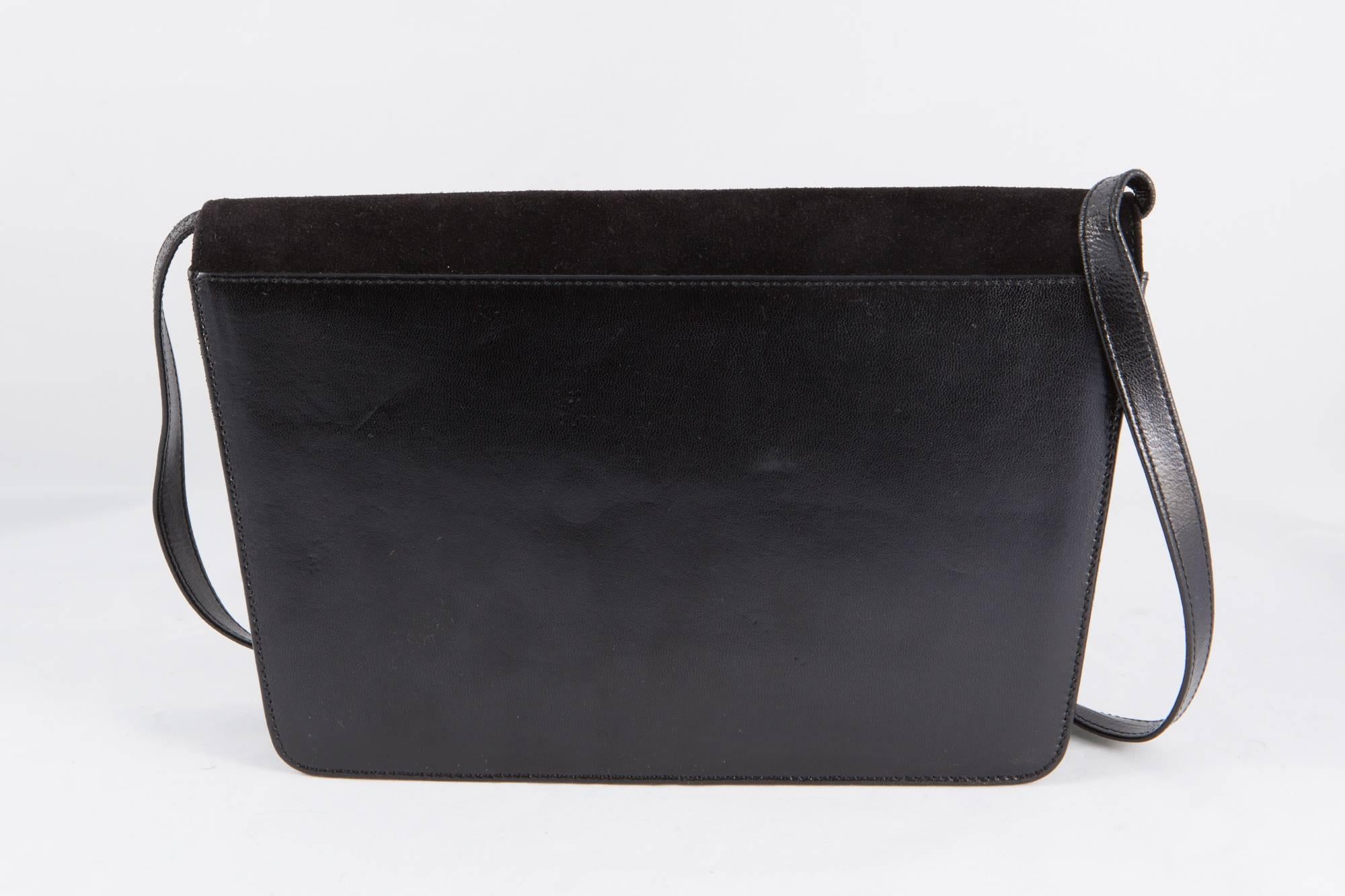 Bally Black Leather and Suede Shoulder Bag In Excellent Condition In Paris, FR