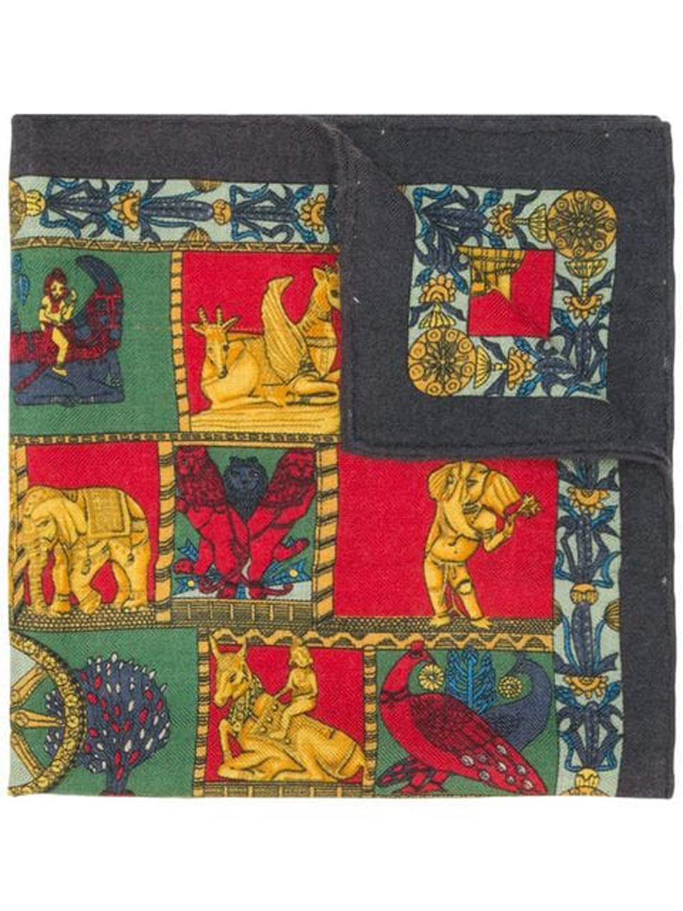  Hermes small multico cashmere scarf  featuring mythic animals.
In excellent vintage condition. Made in France.
16,54in. (42cm) X 16,54in. (42cm)
We guarantee you will receive this  iconic item as described and showed on photos.
(please enlarge