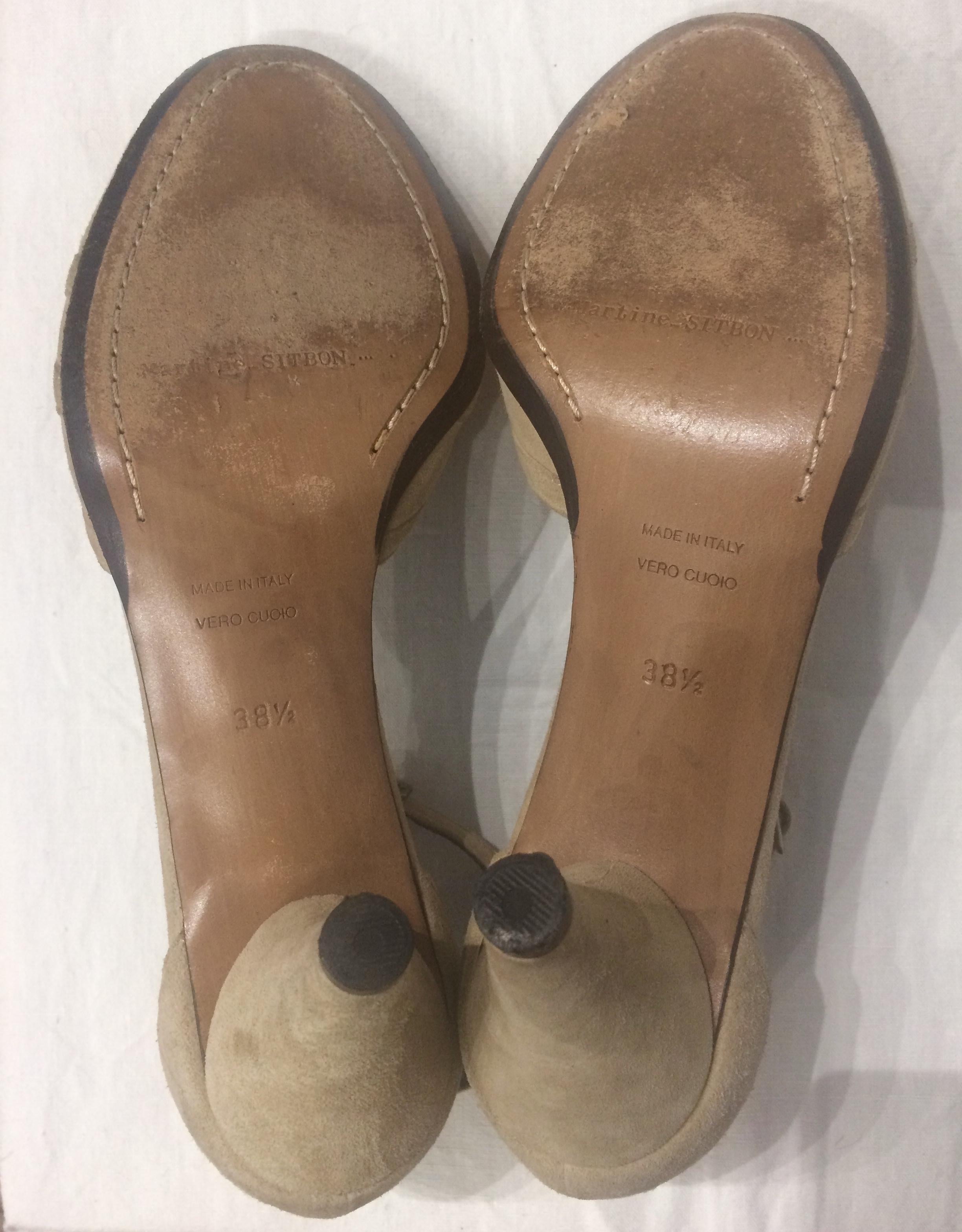Camel leather suede Martine Sitbon escarpins featuring a 8cm heels. Noted size 38.5 fr but should be more as a 39fr.
In good vintage condition. 
Estimated size 39fr
We guarantee you will receive this  iconic item as described and showed on