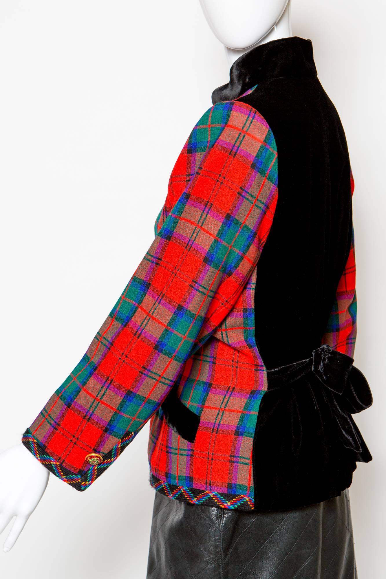 1994s Yves Saint Laurent Collector Red and Green Wool Tartan Jacket In Excellent Condition In Paris, FR