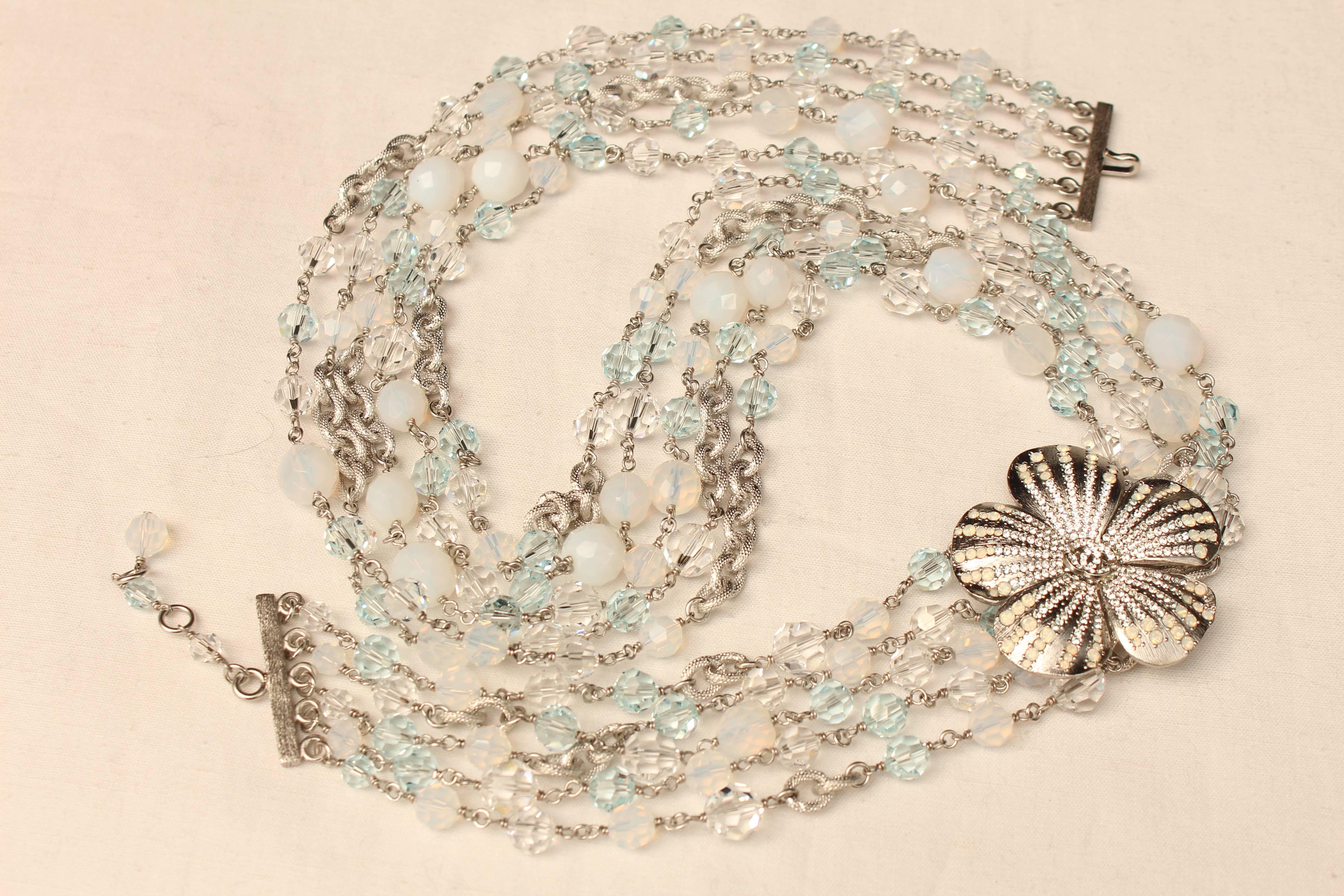 2007 Chanel Multistrands Silver Chain, White Beads and Flower Necklace In Excellent Condition In Paris, FR