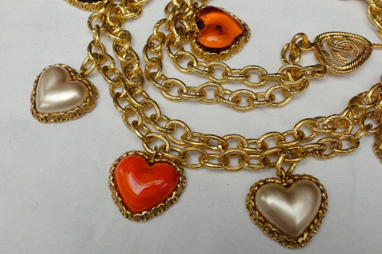 Early 1990s Chanel Colored Glass Hearts Necklace In Good Condition In Paris, FR