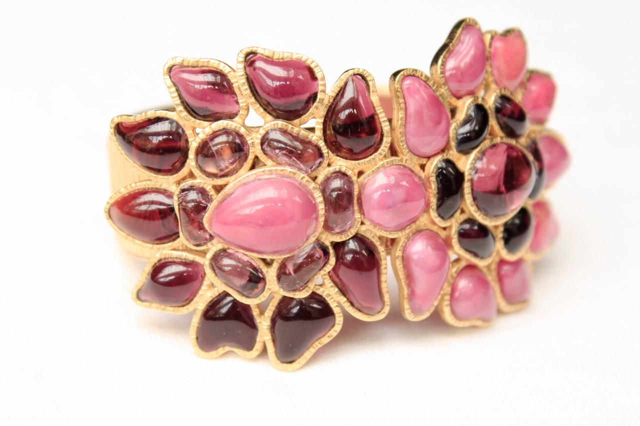 2007 Chanel Pink and Violet Enameled Glass Cuff Bracelet In Excellent Condition For Sale In Paris, FR