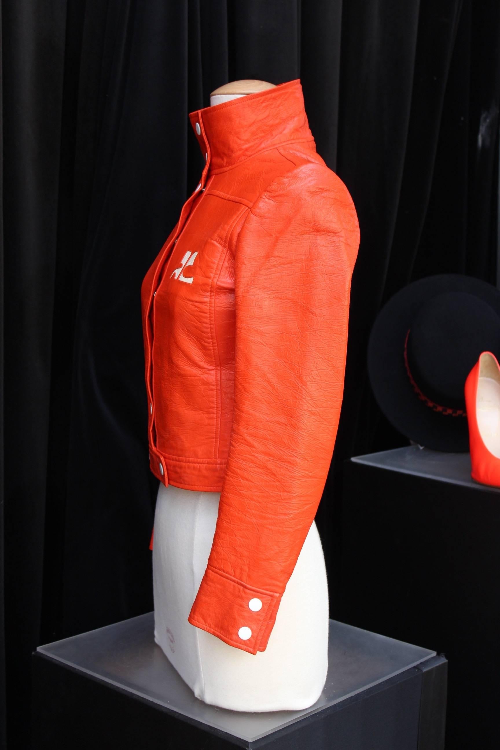 1970s, Courrèges iconic orange jacket In Good Condition In Paris, FR