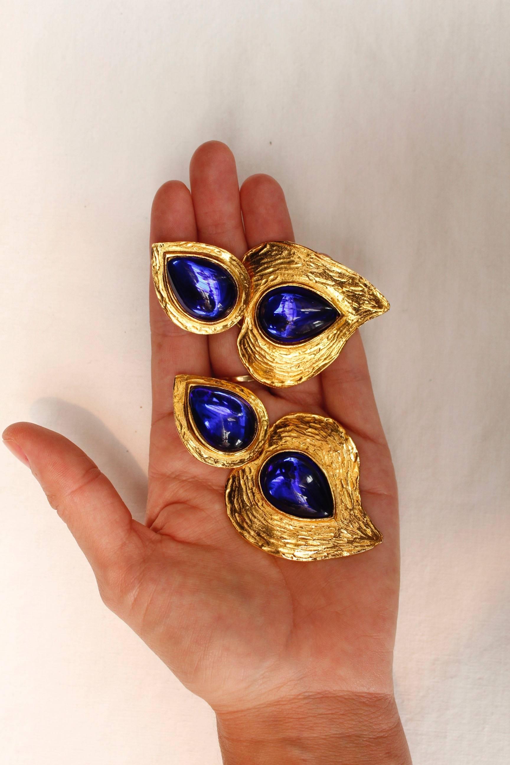 1980 Yves Saint Laurent heart-shaped earrings in gilded metal and blue cabochons 2