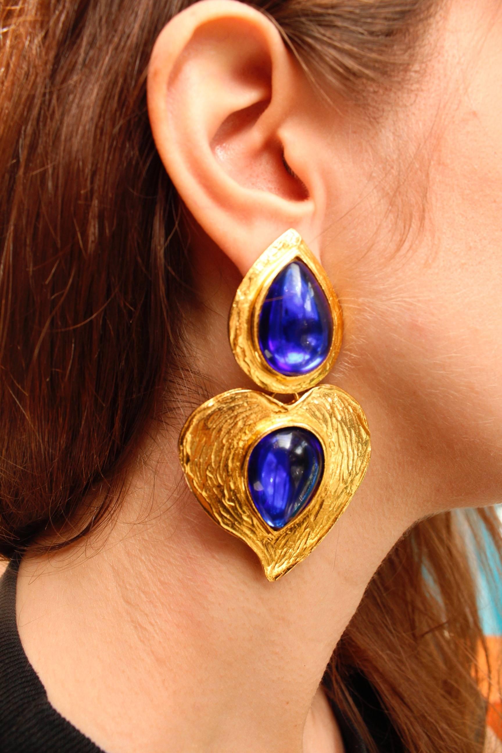 1980 Yves Saint Laurent heart-shaped earrings in gilded metal and blue cabochons 3