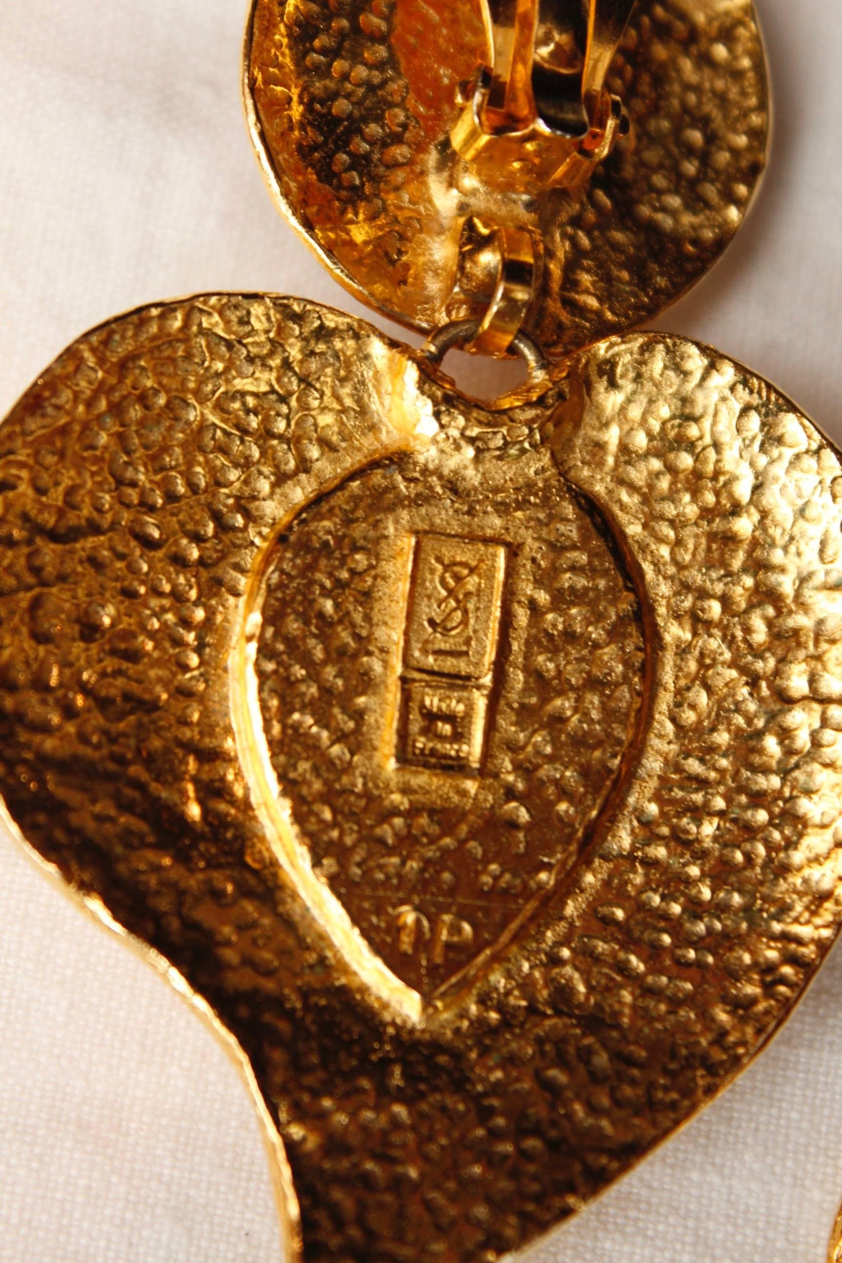 1980 Yves Saint Laurent heart-shaped earrings in gilded metal and blue cabochons 5