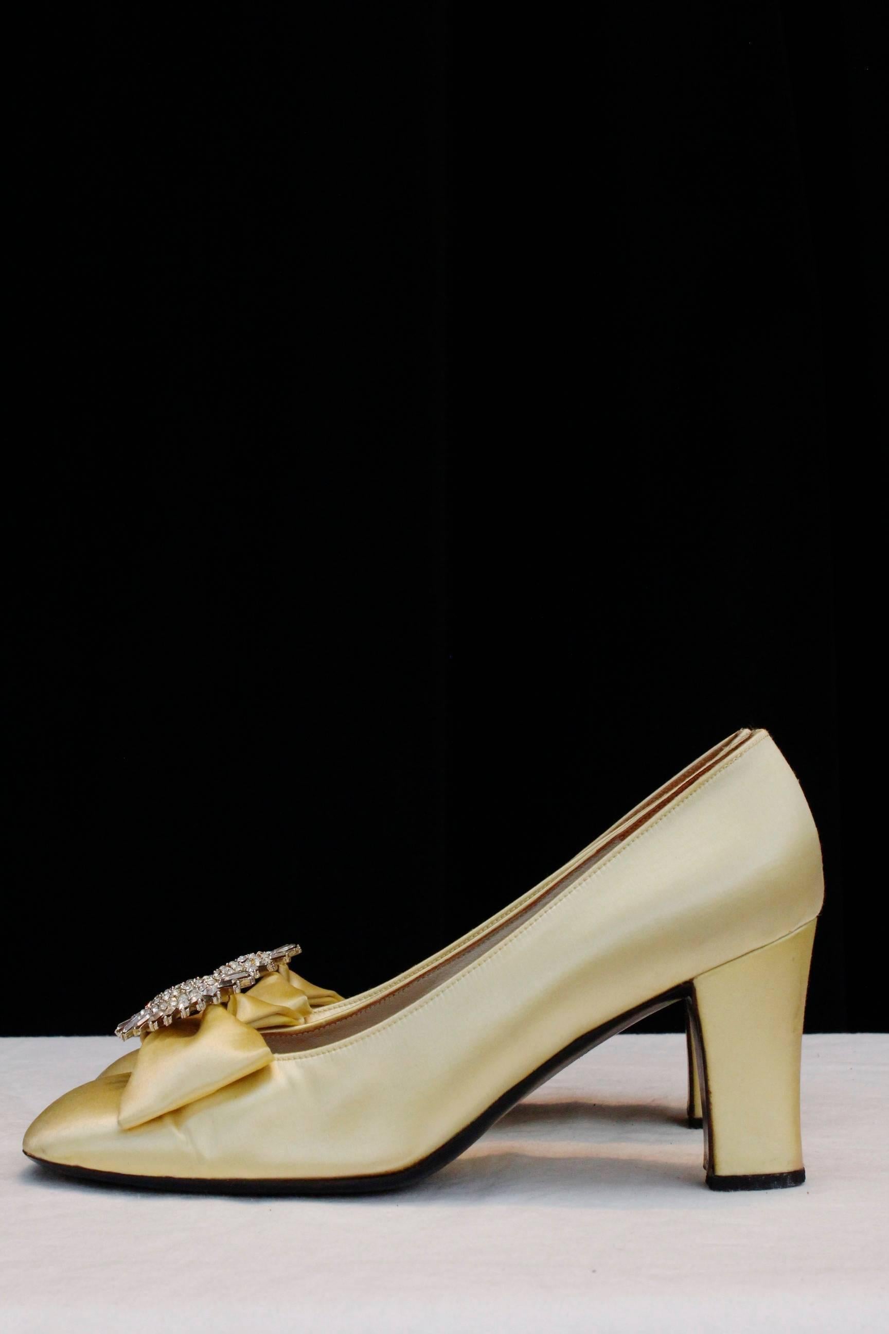 Yellow Christian Dior yellow satin jewel pumps For Sale