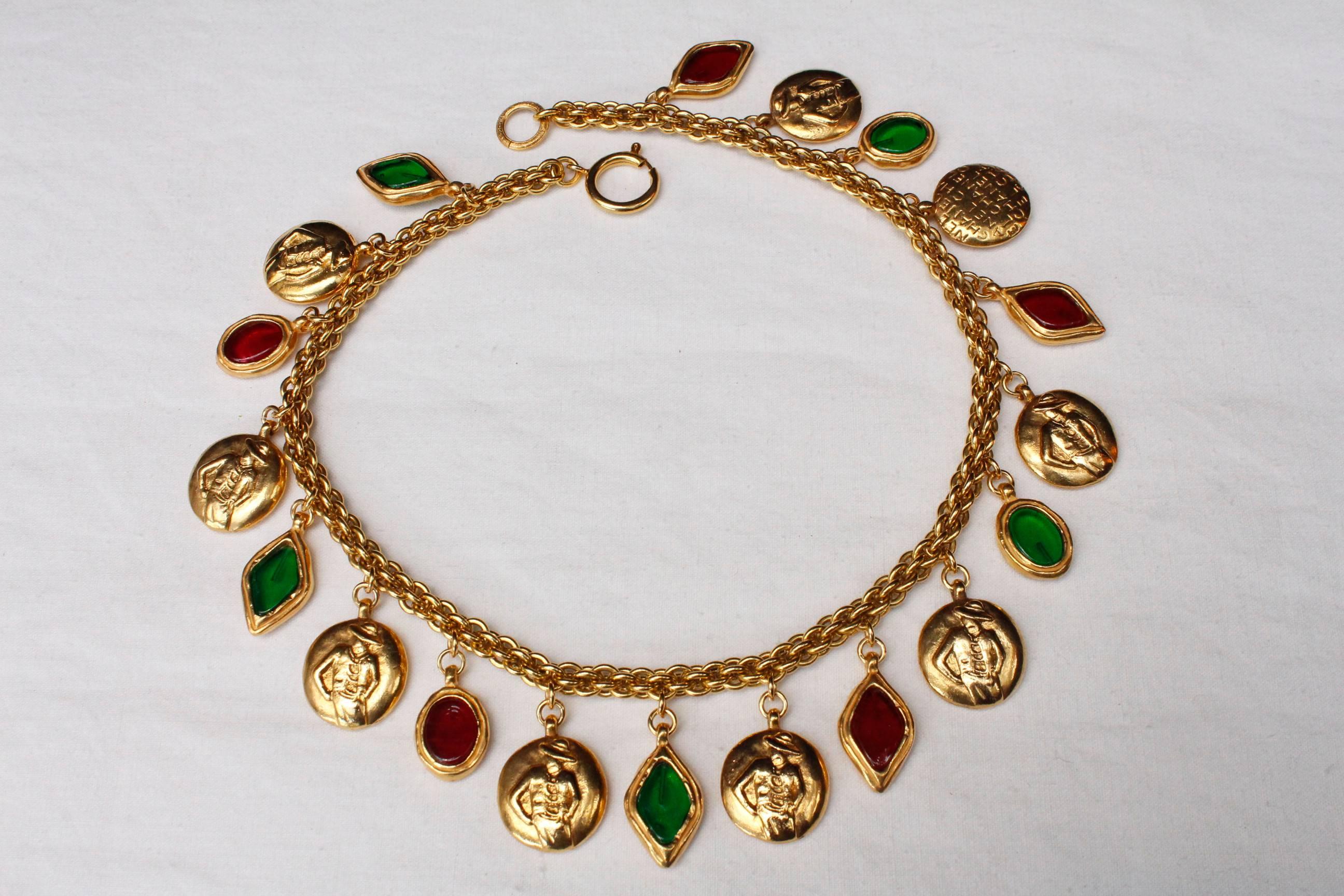 Women's Chanel short gilded metal necklace with medals, 1980s 