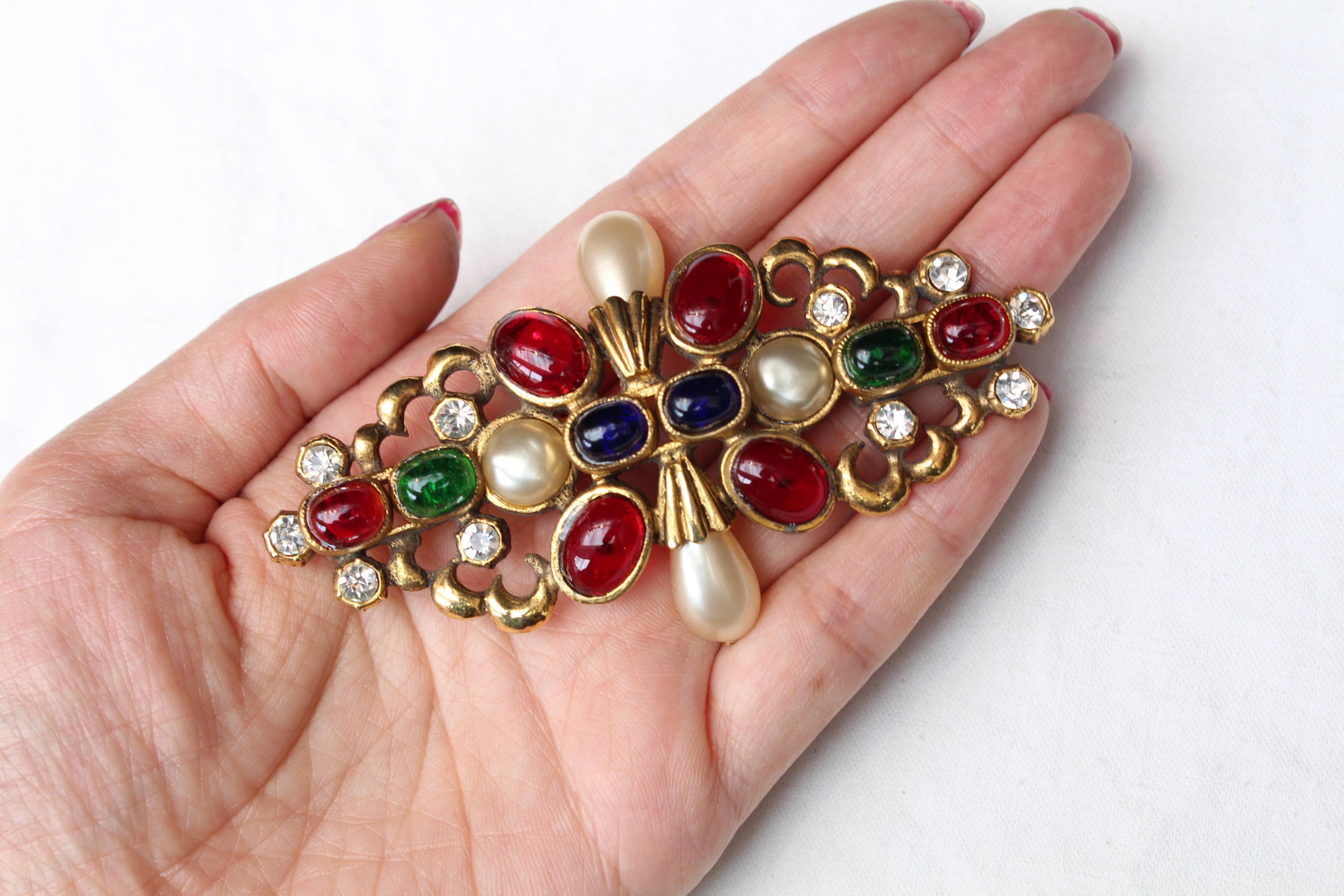 1984 Chanel gilted metal brooche with glass paste cabochons 1