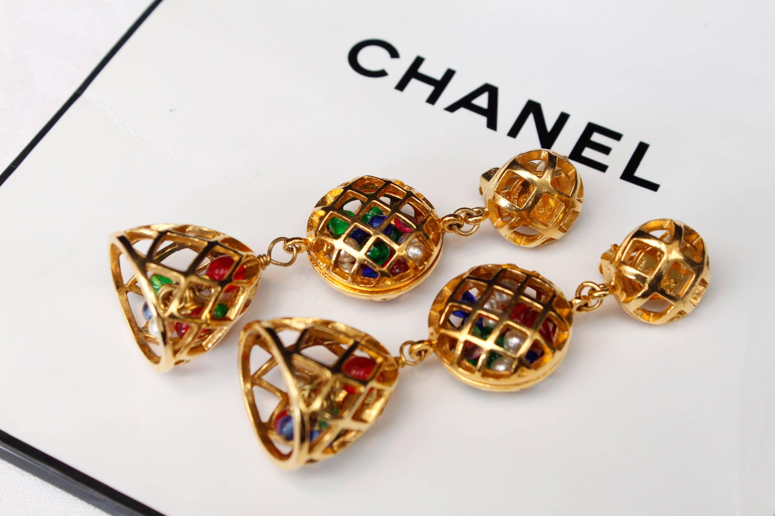 1980s Chanel clip-on earrings representing gilded metal cages In Excellent Condition In Paris, FR