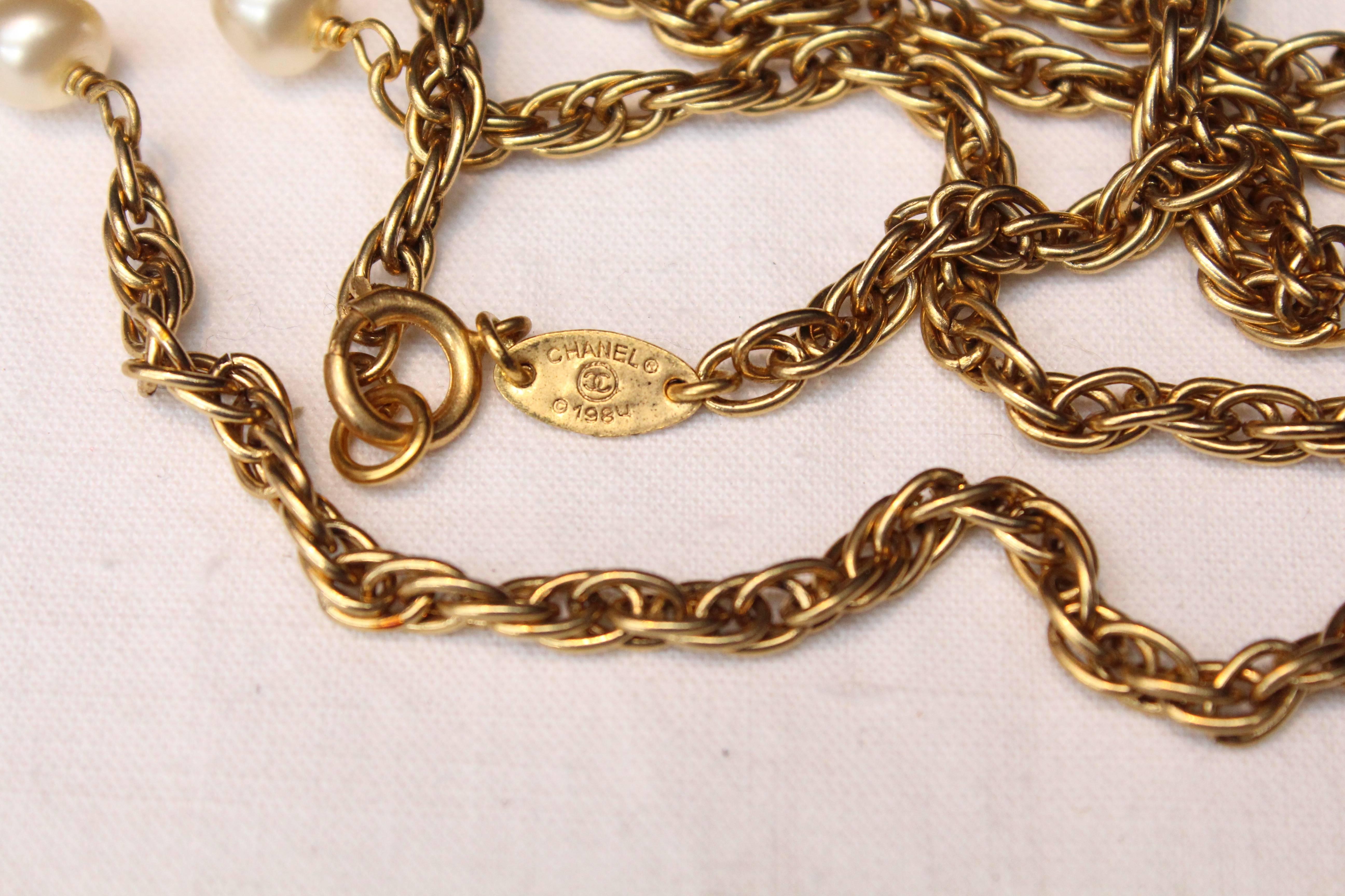 1984 Chanel gilded metal long sautoir with stars and pearly beads 4