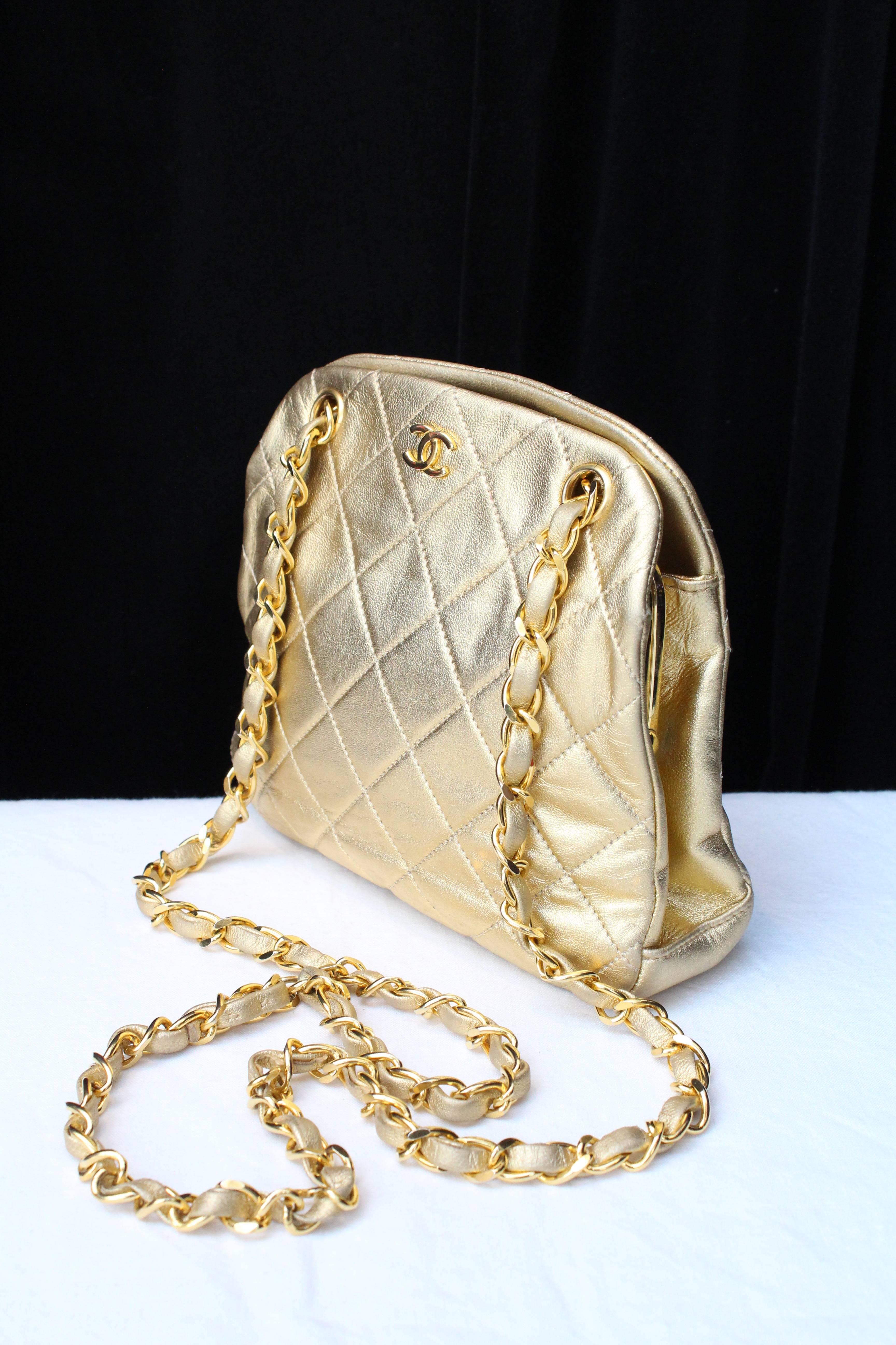 Beige Chanel quilted golden leather small evening bag, 1980s 