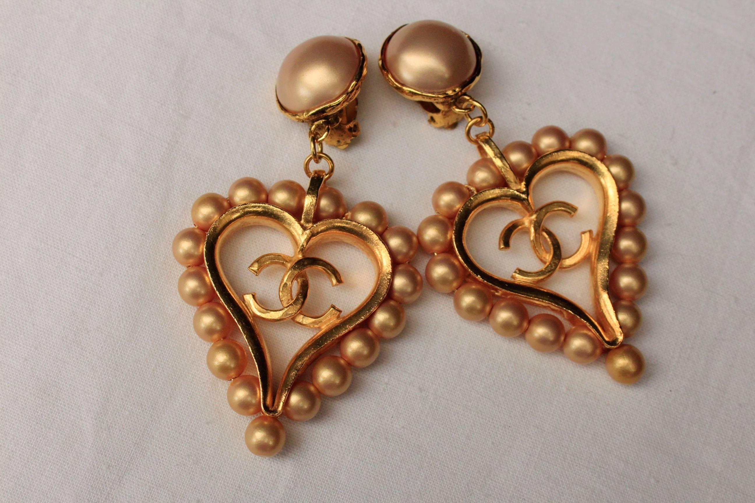 Women's 1990s Chanel drop gilded metal heart-shaped earrings