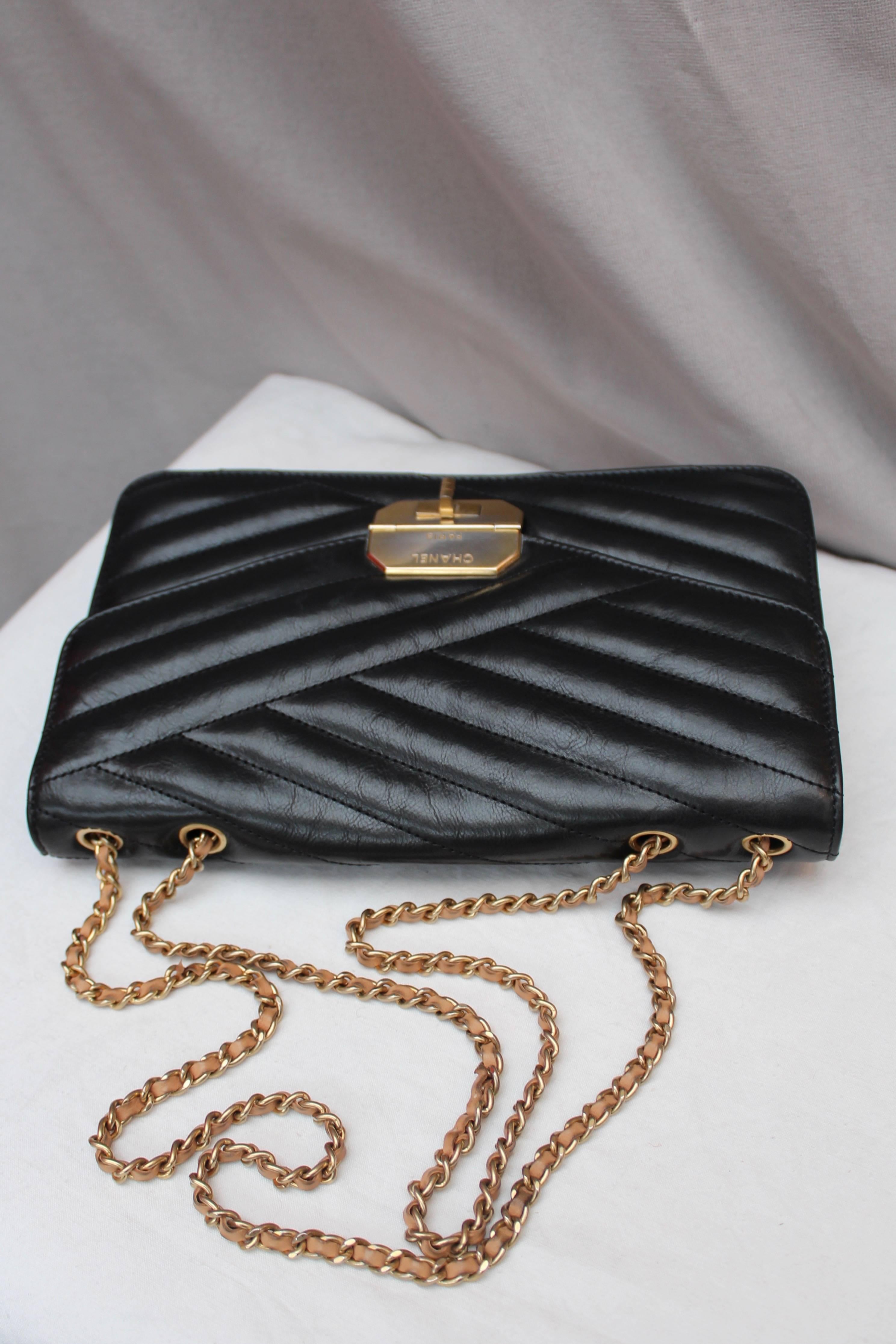 Chanel quilted black leather bag 2