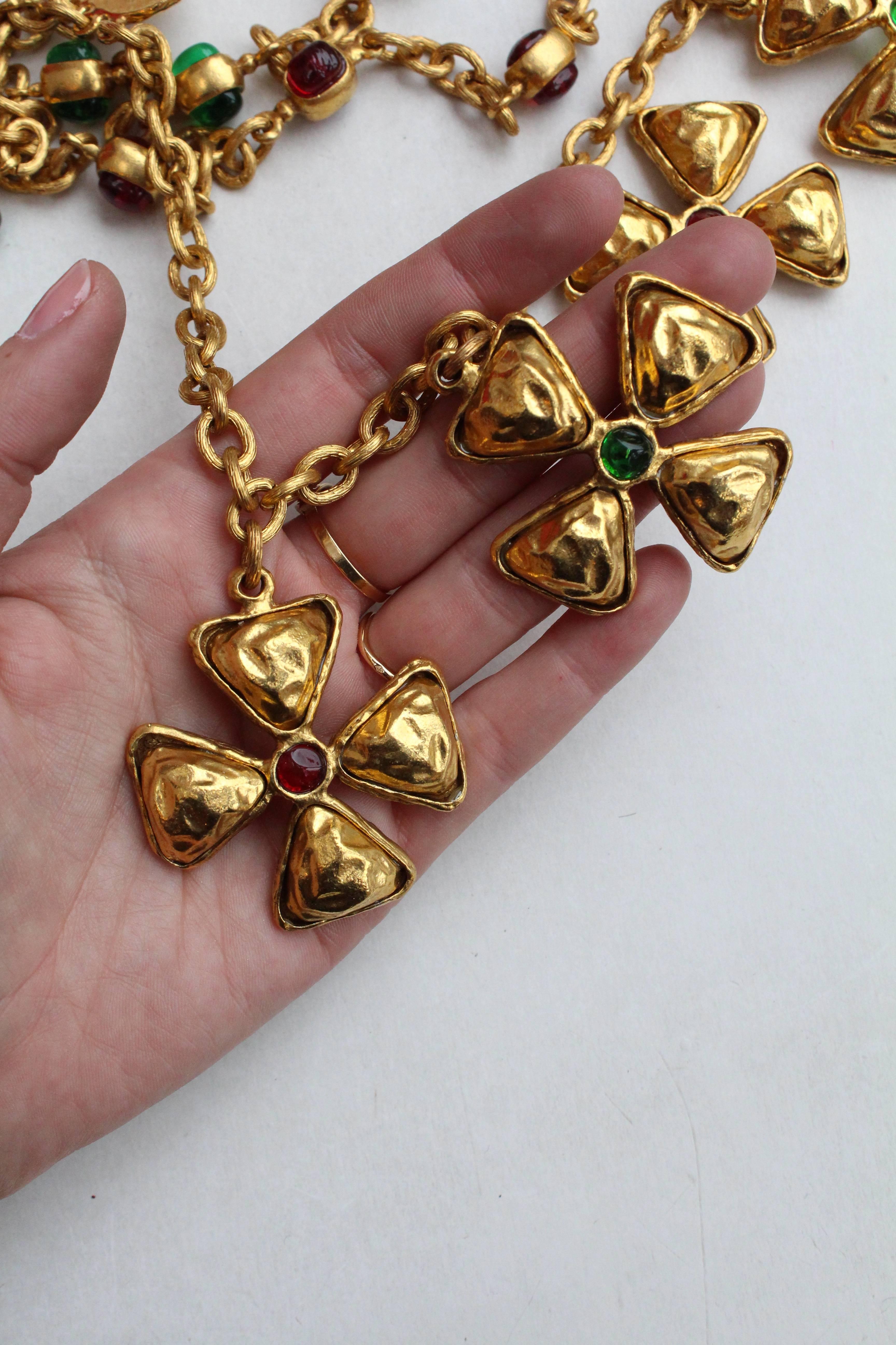 Chanel gilded metal choker with Maltese cross pendants, 1980s 1