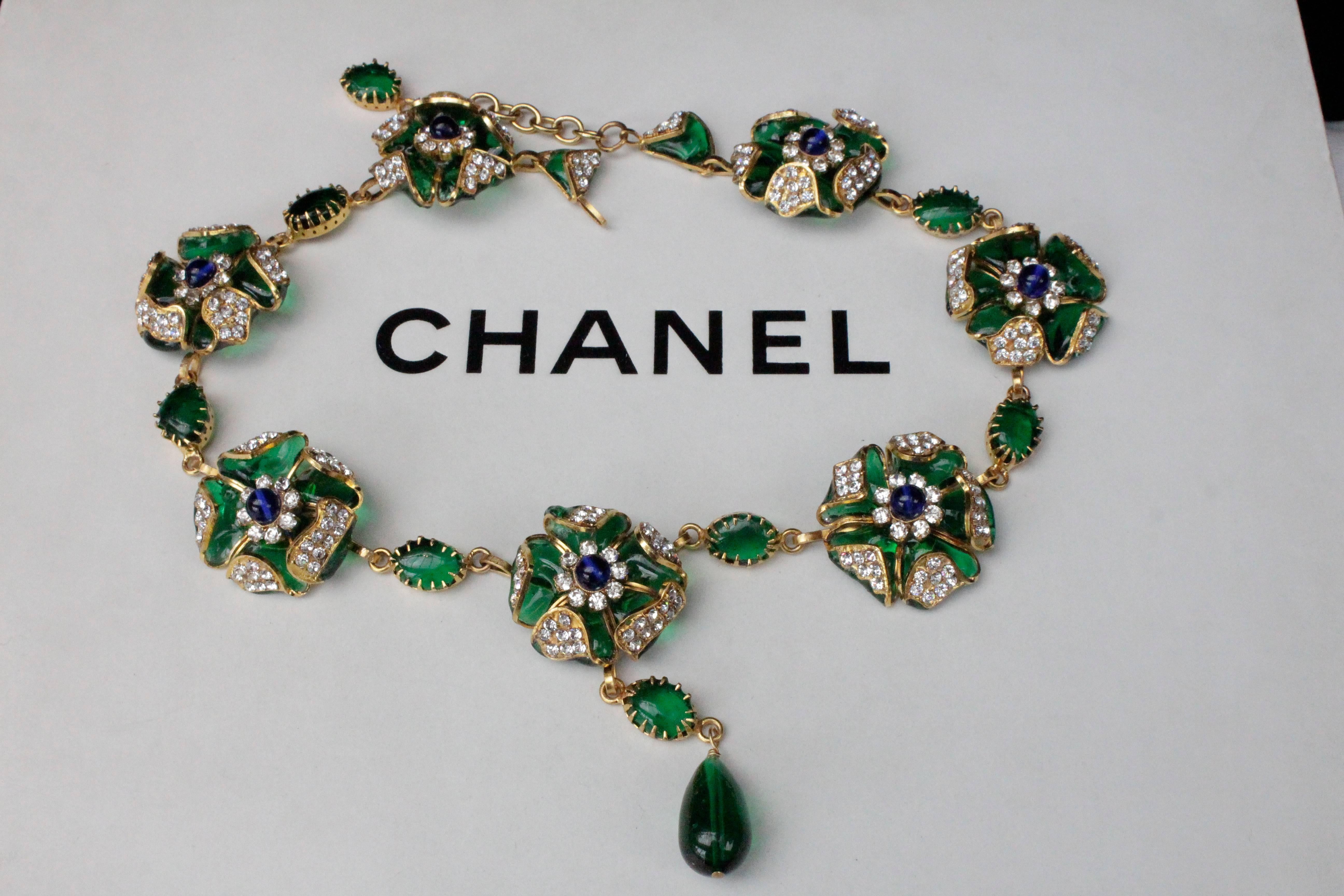 Women's or Men's 1980s Chanel exceptional glass paste demi-parure from Gripoix workshop