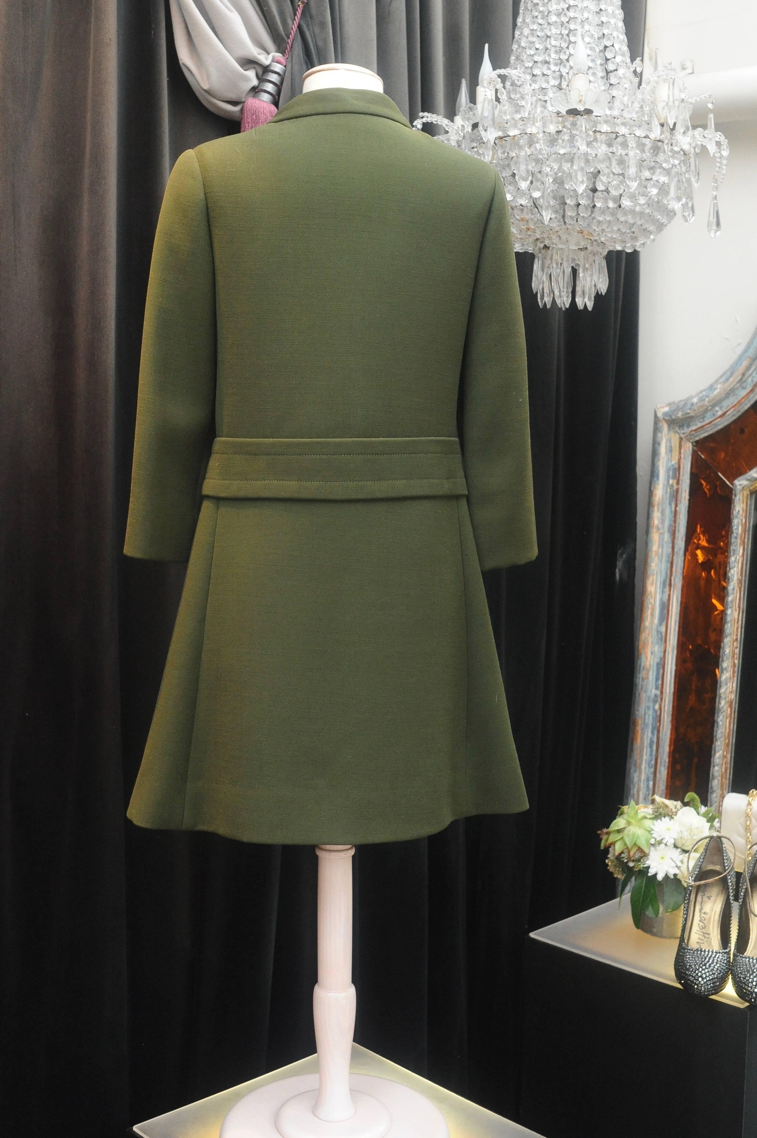 Pierre Cardin khaki green coat, 1960s  In Excellent Condition In Paris, FR