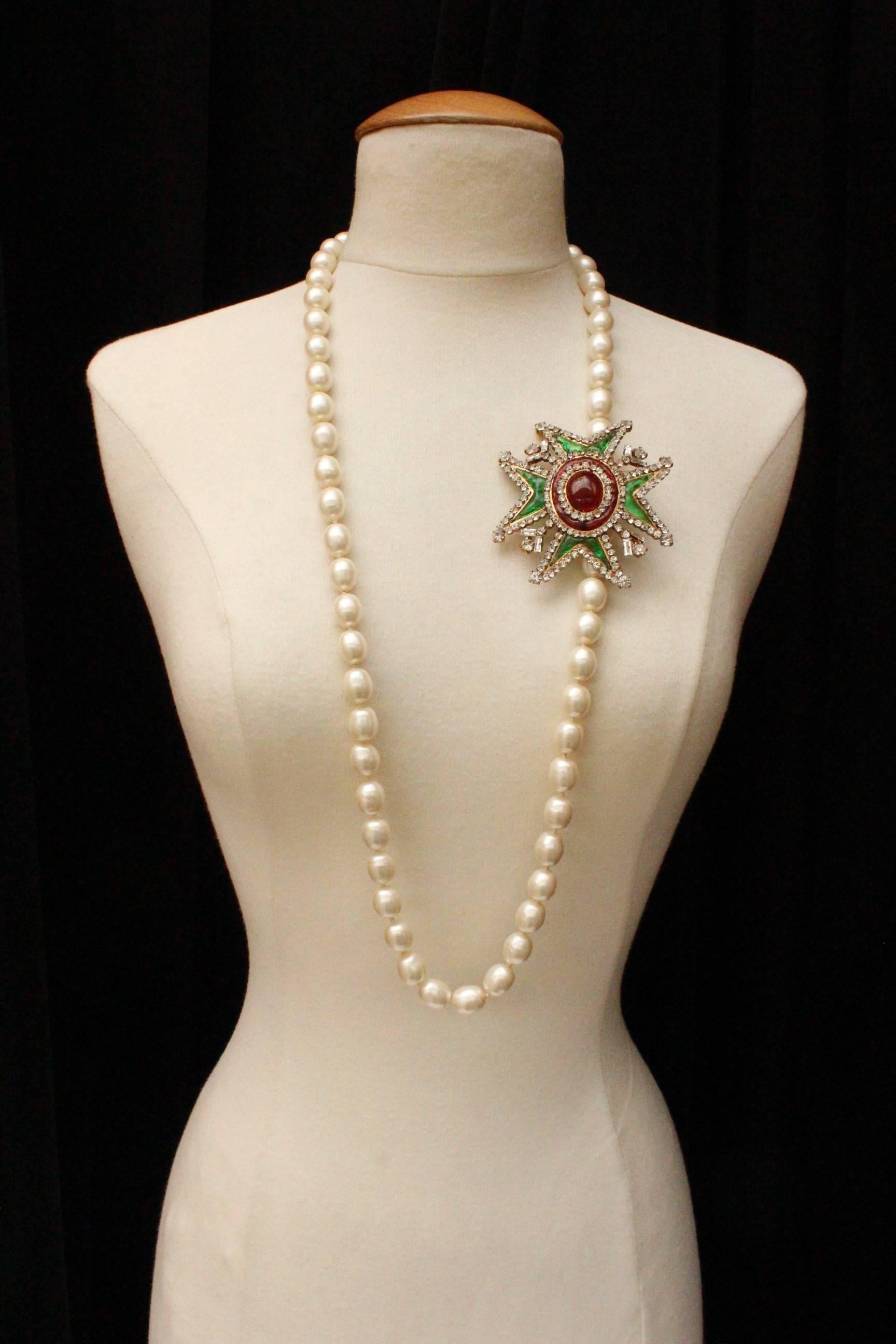 Chanel pearly beads necklace with glass paste and rhinestones Maltese cross 4