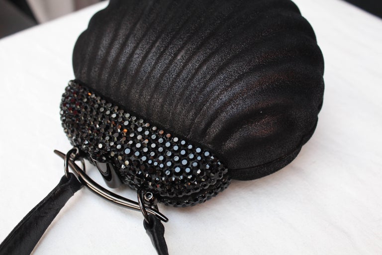 Rodo small black “shell” handbag, 1980s For Sale at 1stDibs