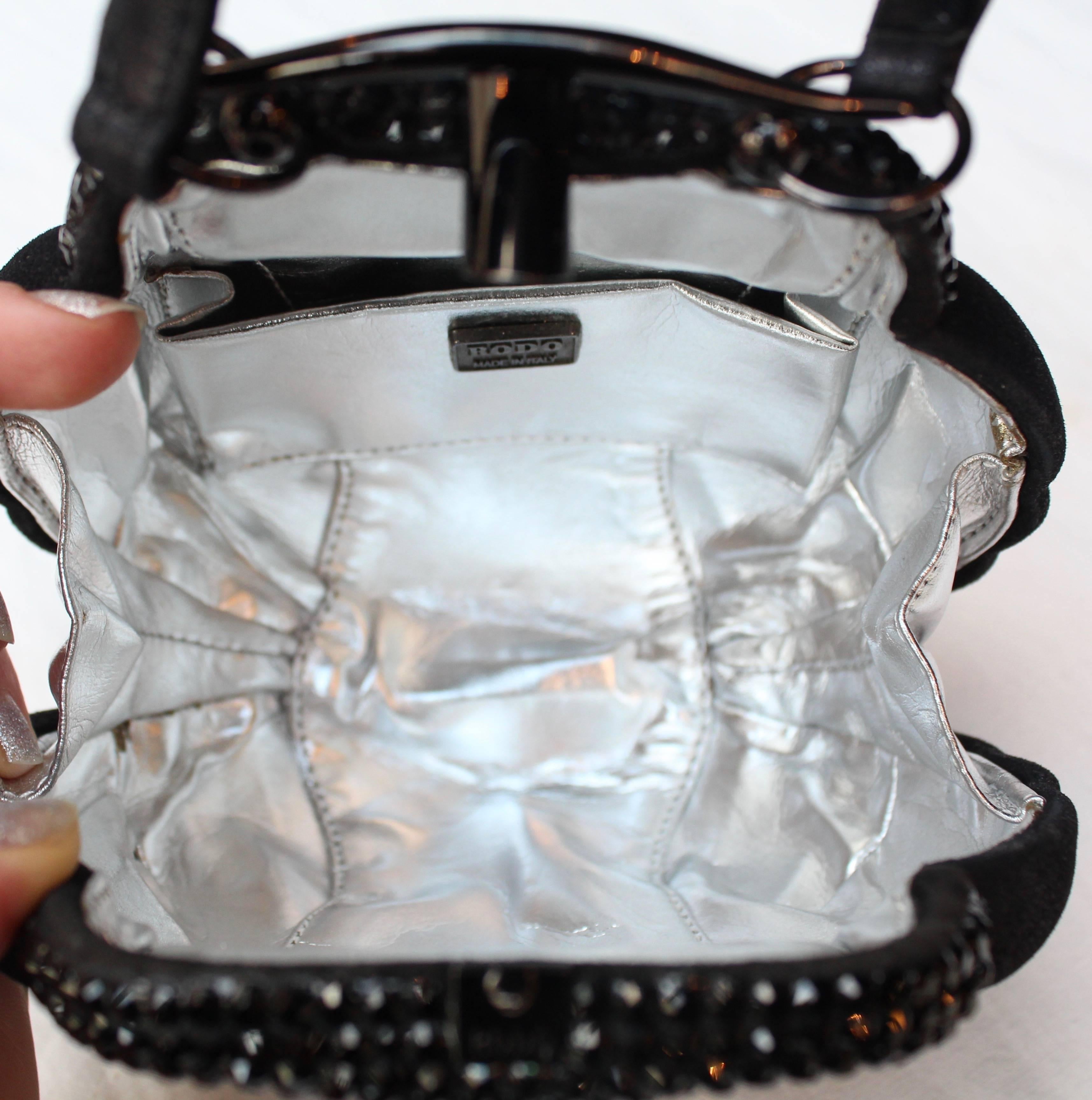 Rodo small black “shell” handbag, 1980s For Sale 1