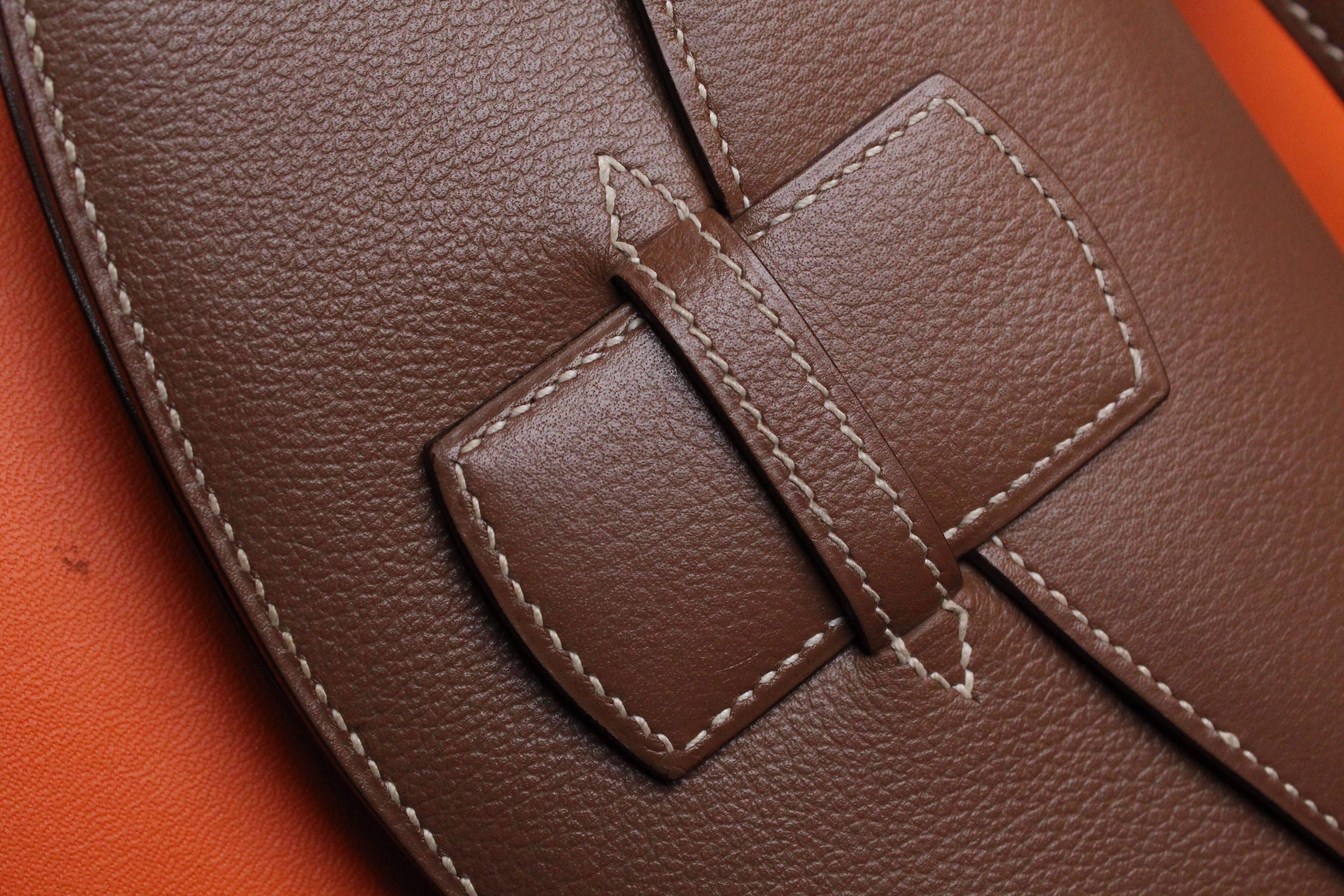 Hermès brown leather belt and clutch In Excellent Condition In Paris, FR