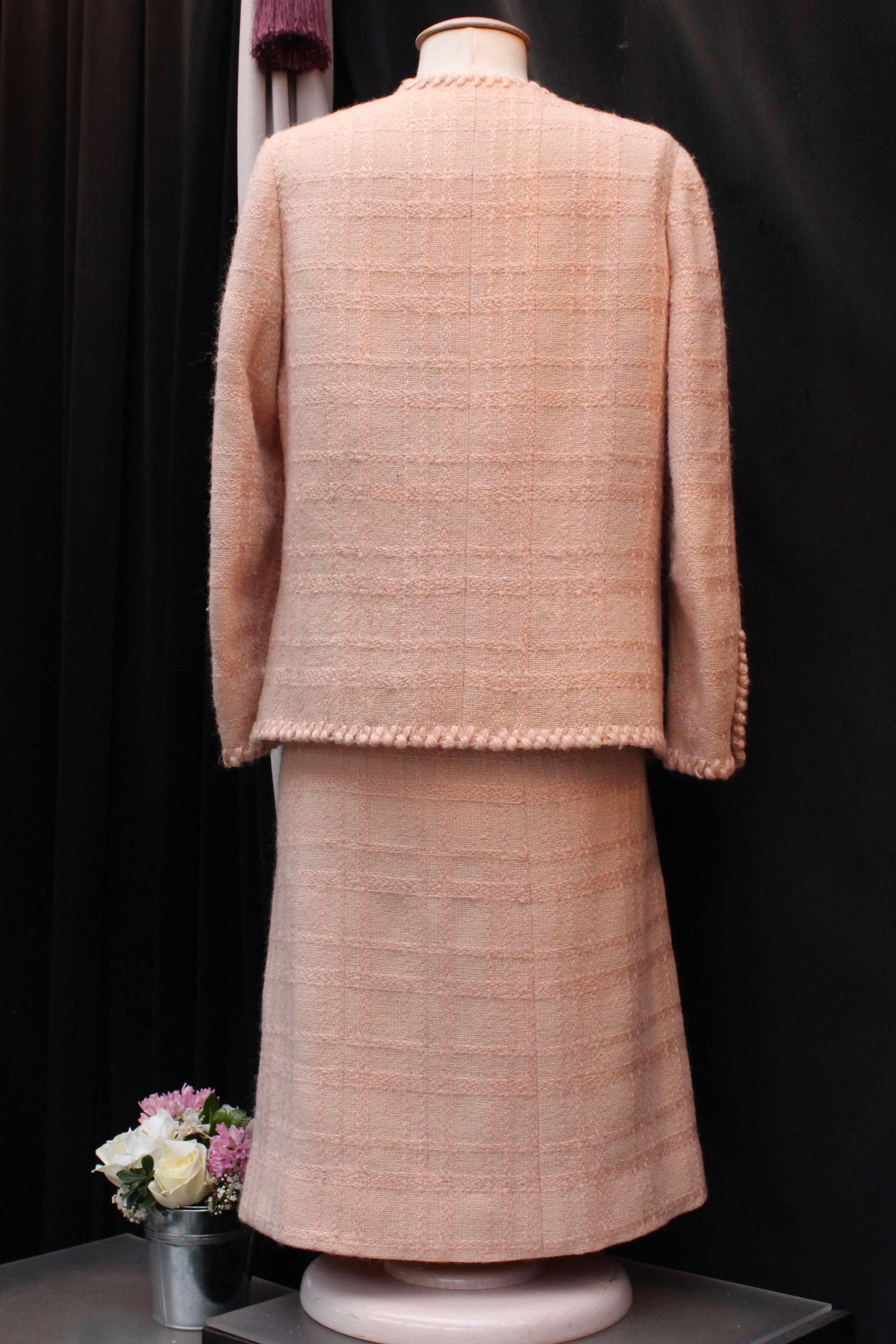 Brown Chanel Haute Couture light pink wool skirt set, 1960s 