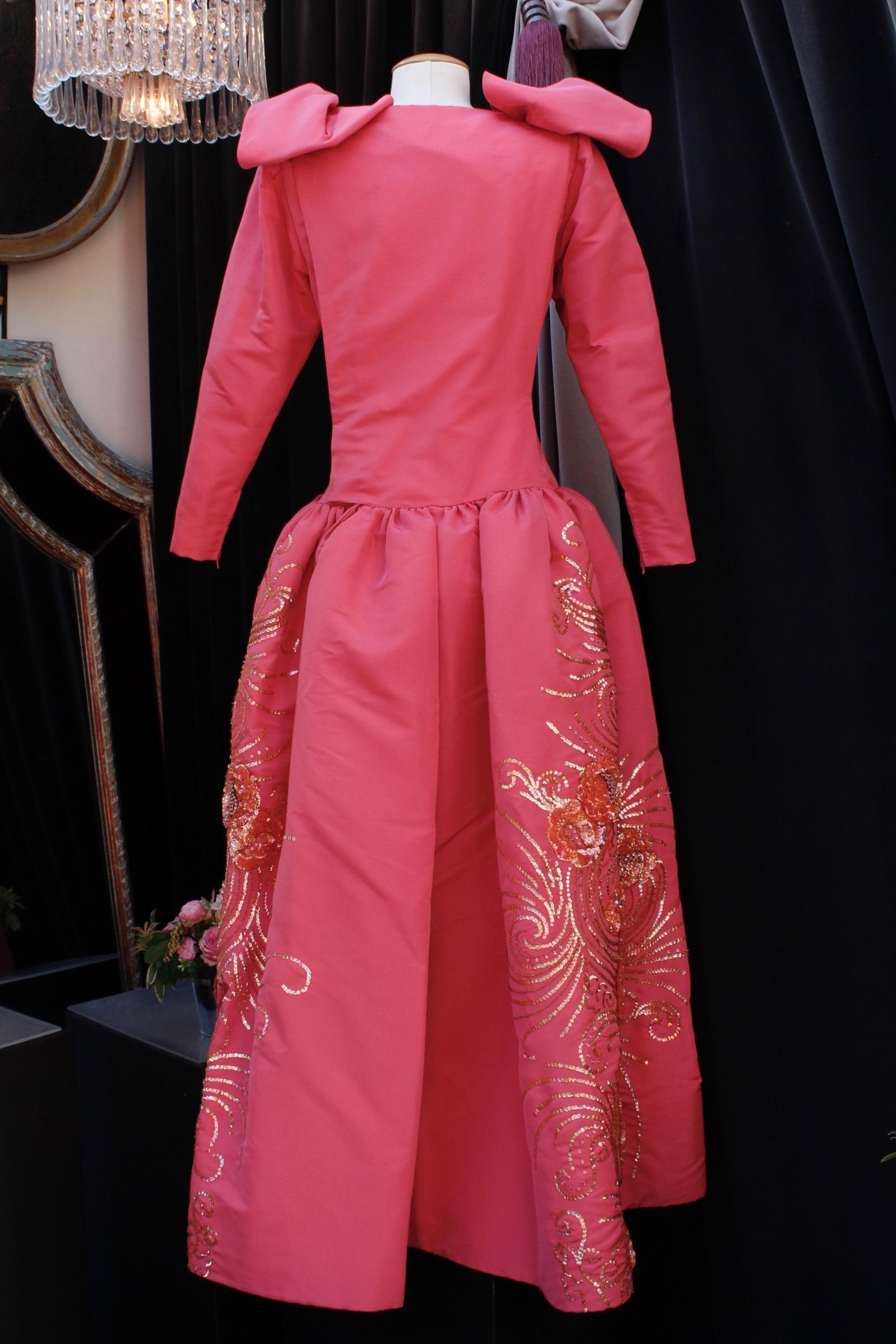 Pink Nina Ricci pink silk opera dress with golden embroideries and bows, 1990s 