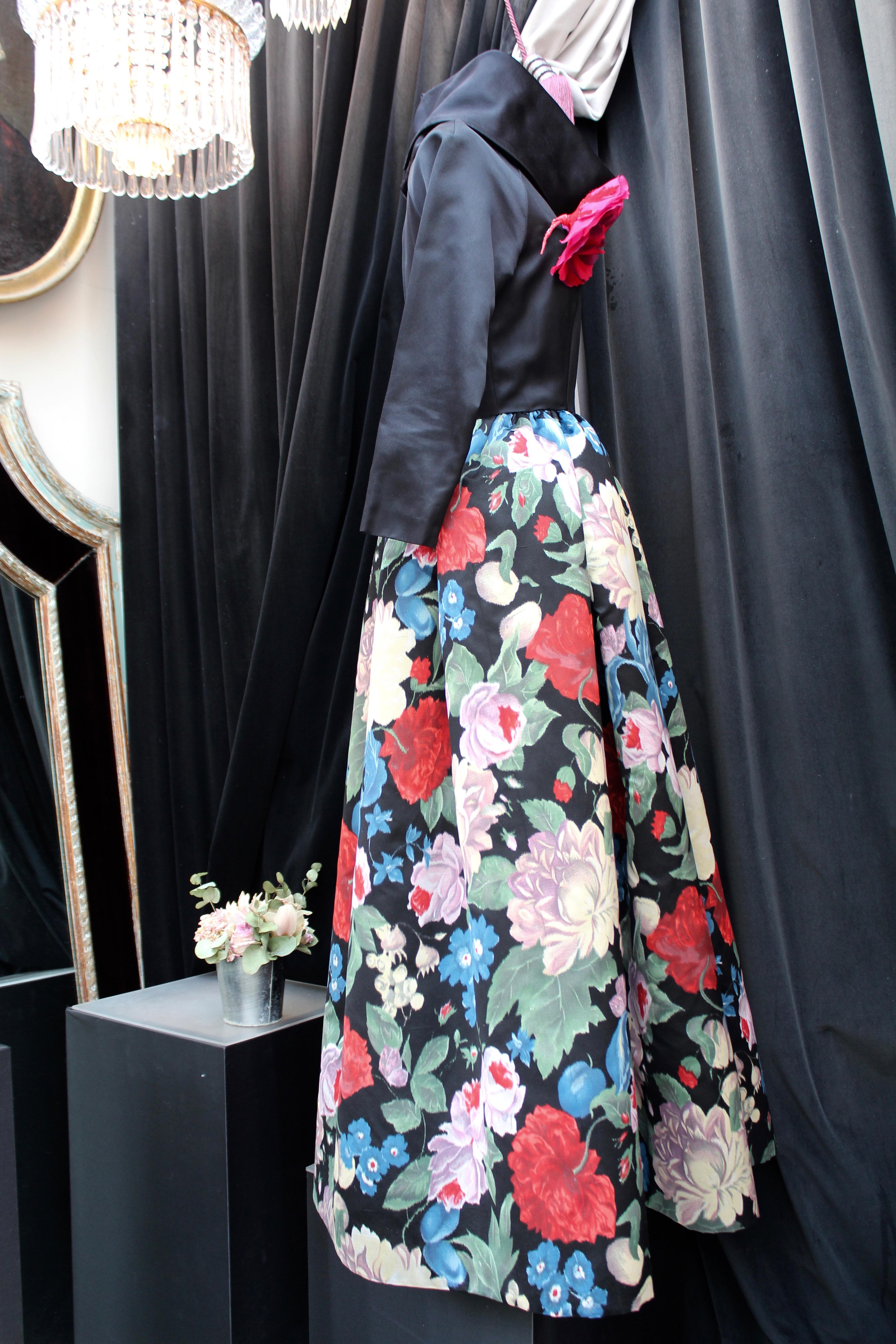 Black Nina Ricci silk taffeta evening gown with floral print, 1980s  For Sale