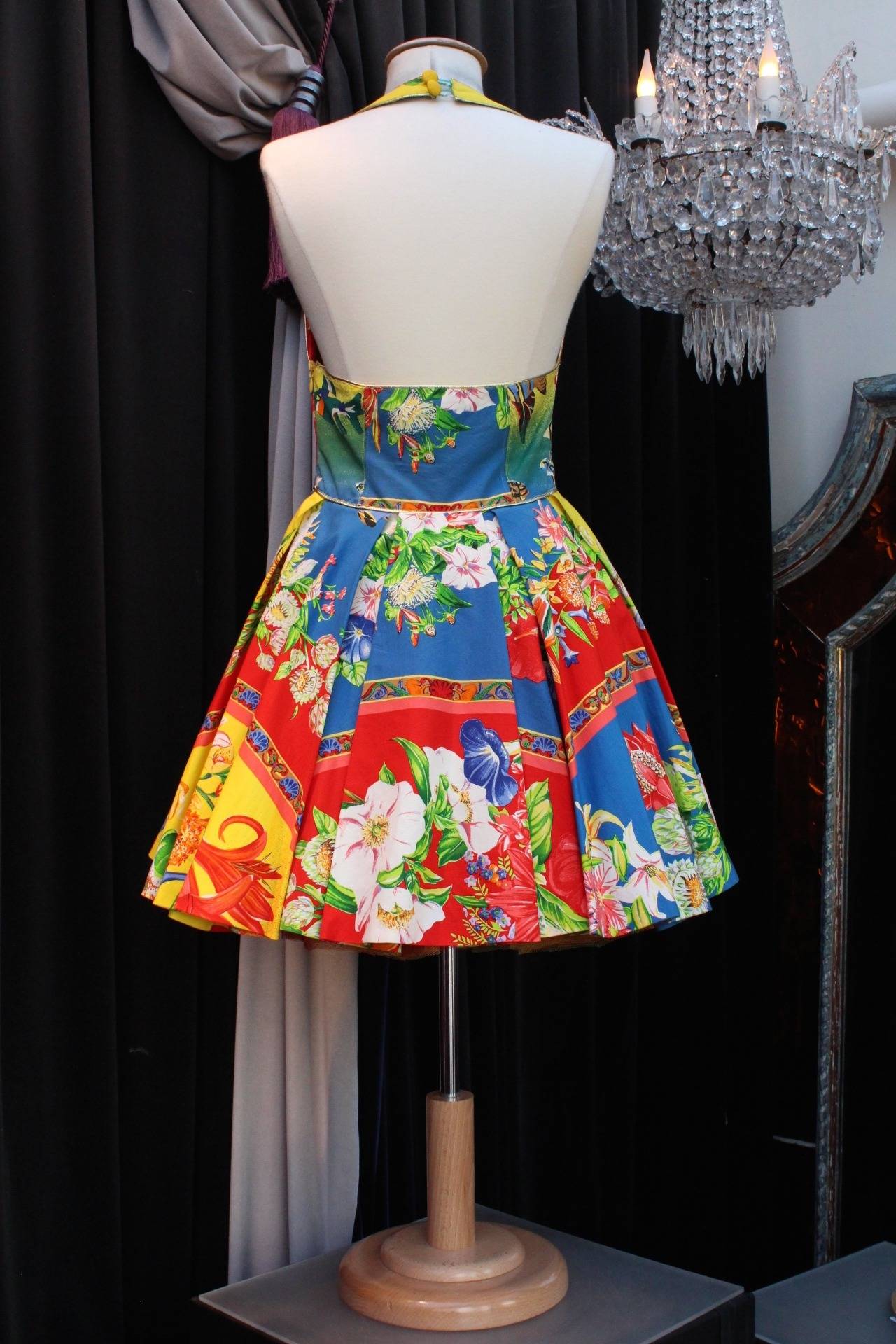 Versus By Gianni Versace Floral Print Dress , circa 1993 In Good Condition In Paris, FR
