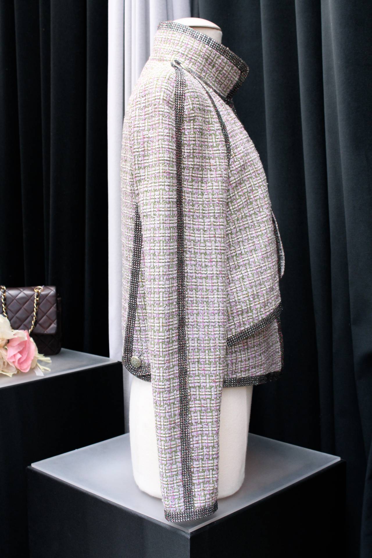 Spring 2011 Chanel Pink Tweed and Rhinestones Jacket In Excellent Condition In Paris, FR