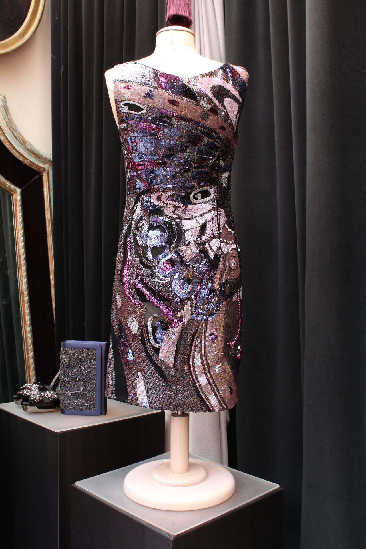 2011 Emilio Pucci Short Dress with Shimmering Sequins In Good Condition In Paris, FR