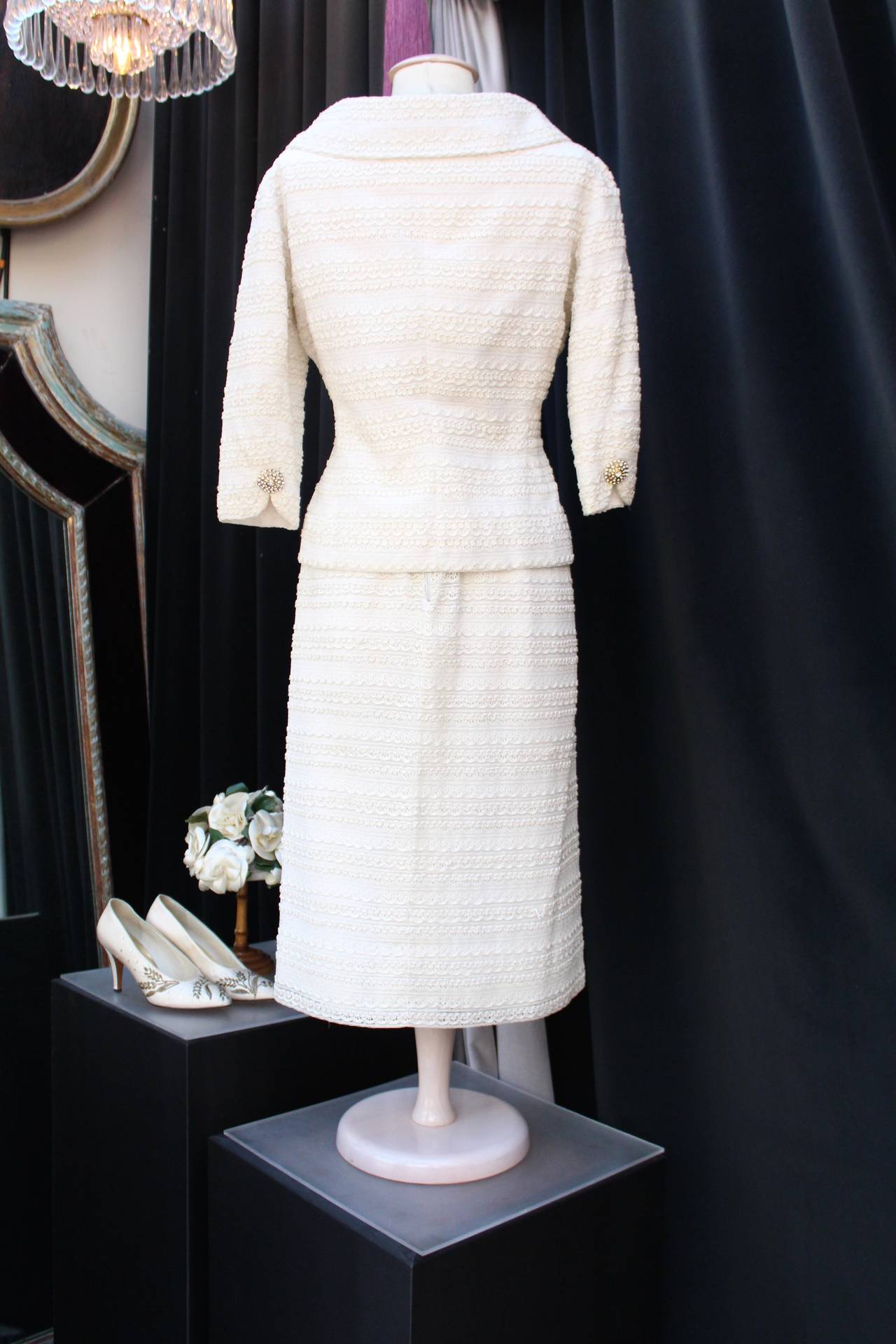 1961 Carven Haute Couture White Lace Dress and Jacket Ensemble (Grau) im Angebot