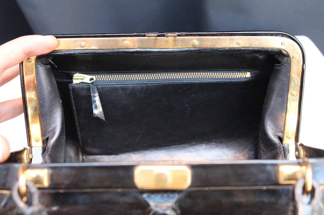 Fernande Desgranges - Sac à main en cuir noir et métal doré des années 1950 2