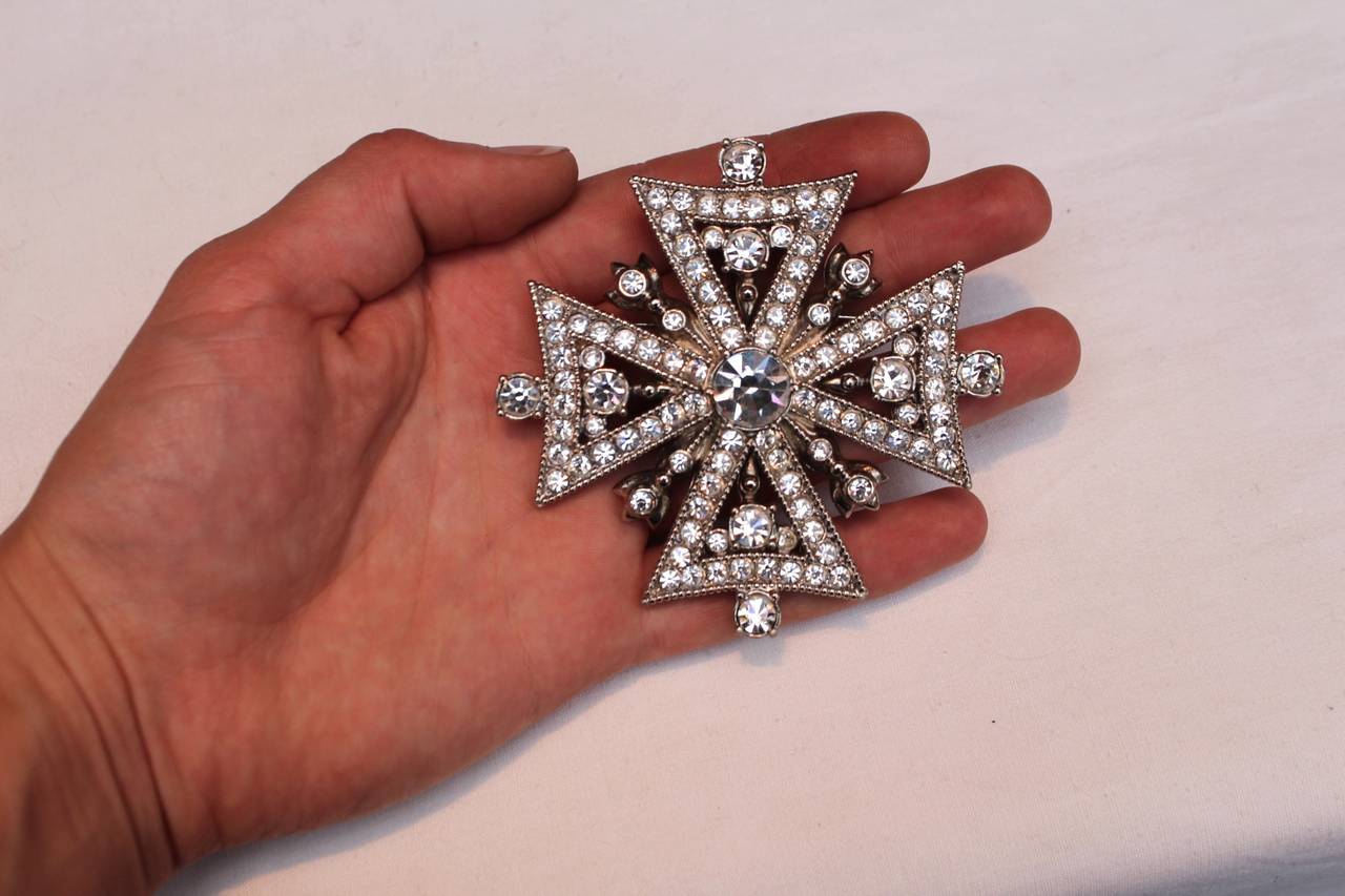 1990's Christian Dior Boutique Cross Brooch with Silver Metal and Crystals In Excellent Condition In Paris, FR