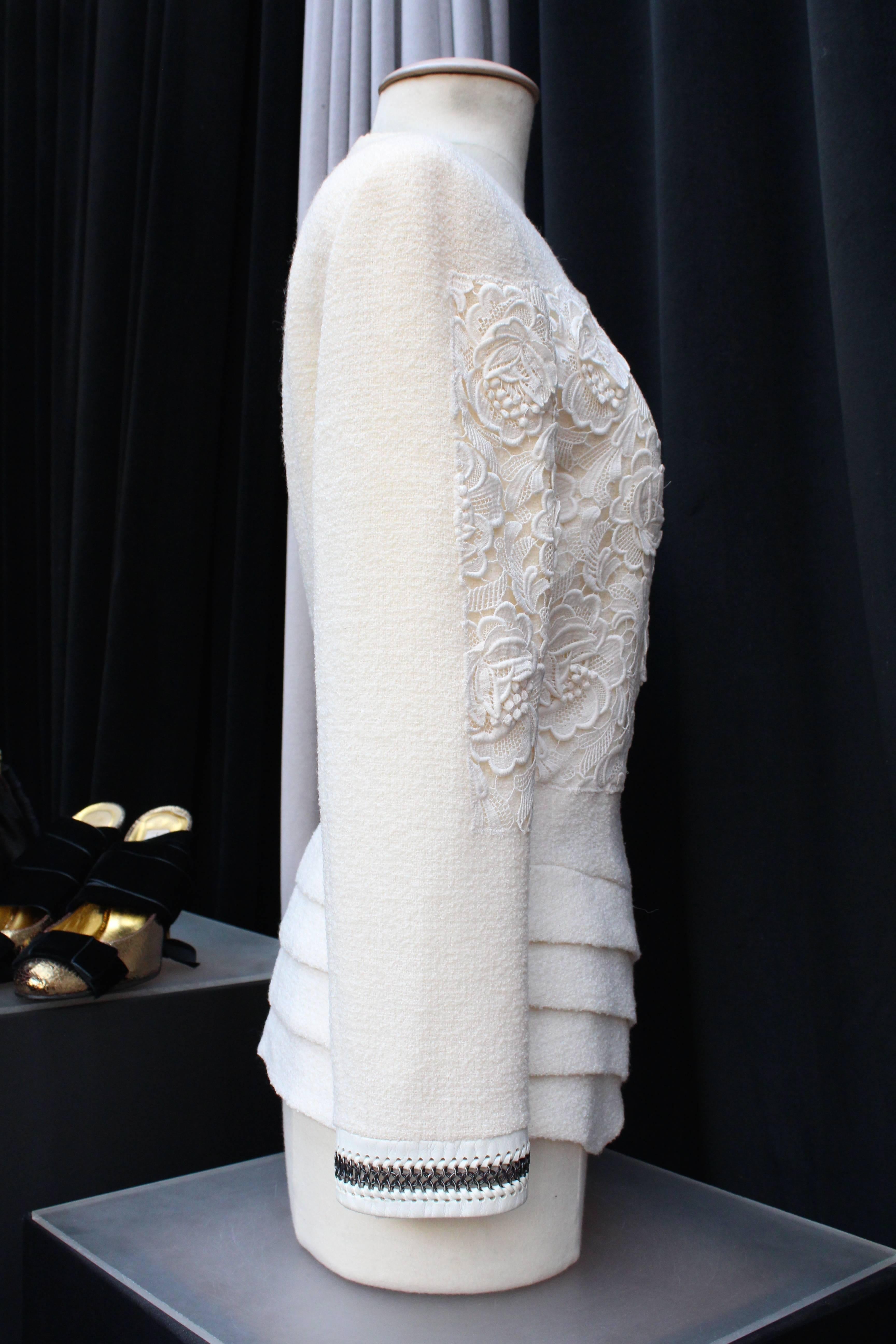 2000s Christian Dior Boutique Ivory Wool and Lace Jacket In Excellent Condition In Paris, FR