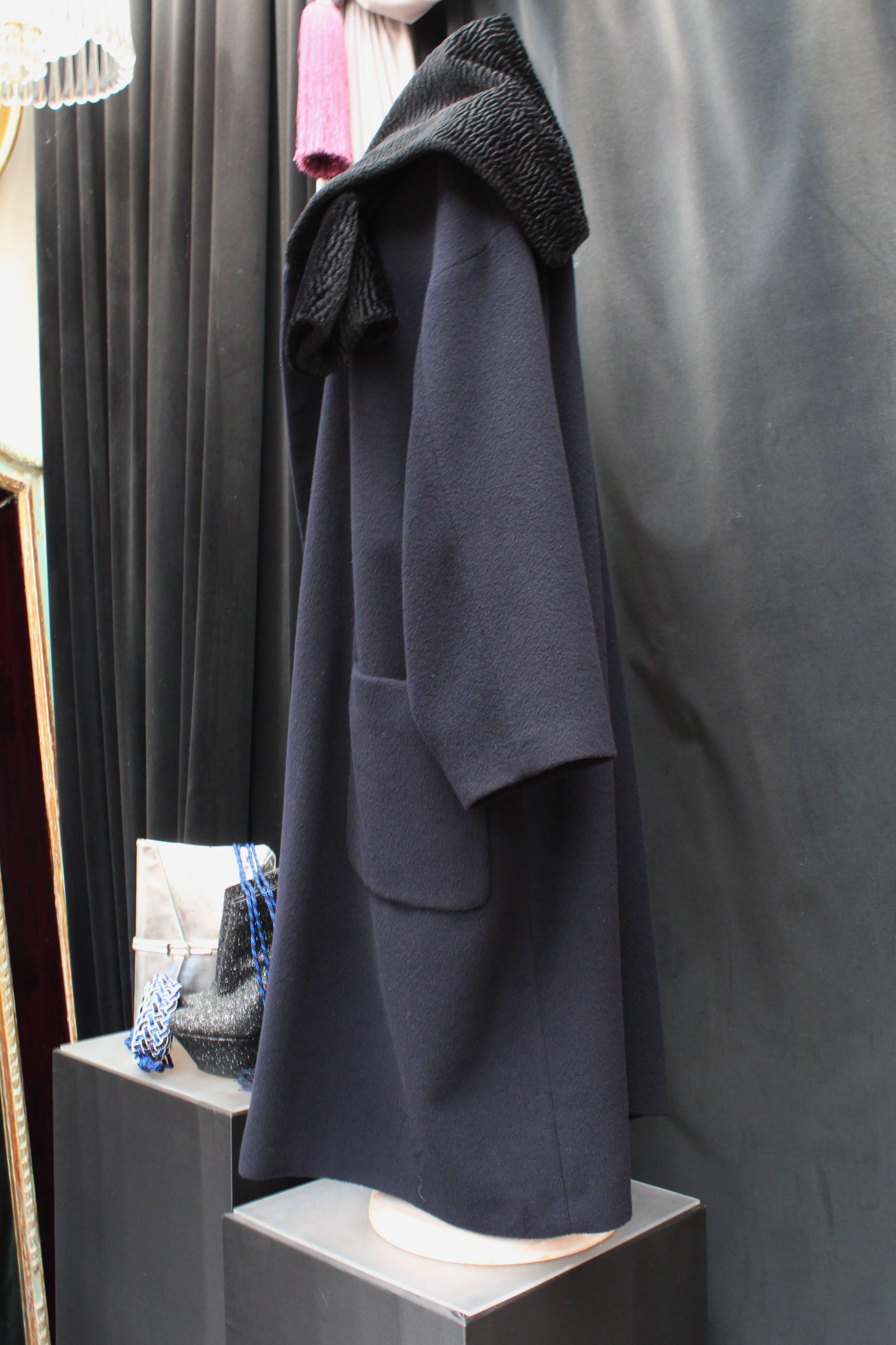 1980 - 90s Comme des Garcons Oversized Coat in Navy Blue and Black Wool Coat In Excellent Condition In Paris, FR
