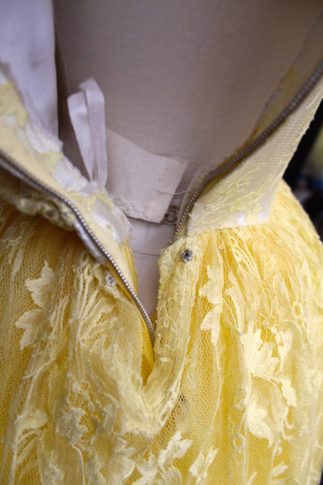 1950s Jeanne Lanvin by Castillo Yellow Lace and Tulle Ball Dress For Sale 1