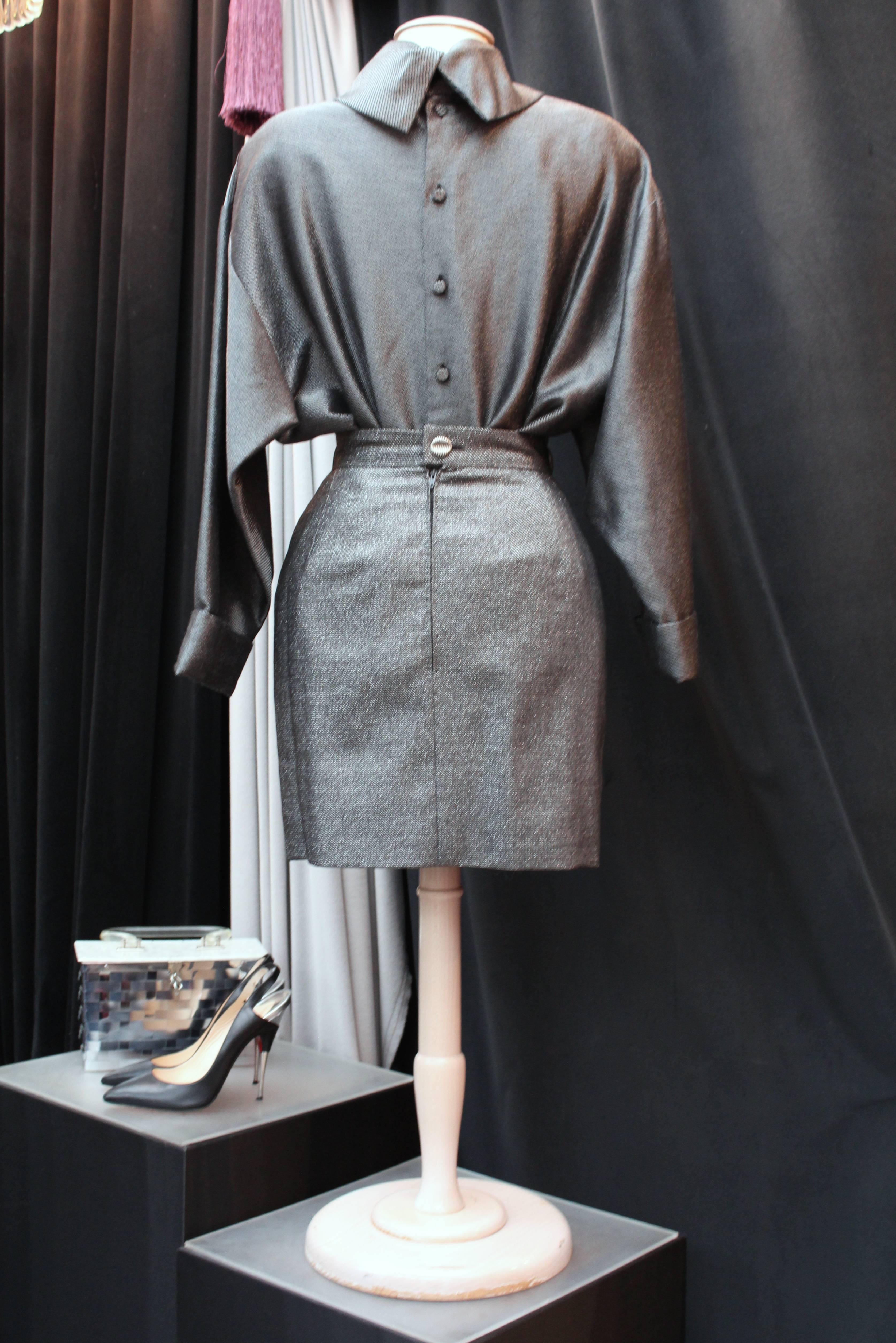 1990s Lanvin Ensemble with a Silver Top and Skirt In Excellent Condition For Sale In Paris, FR