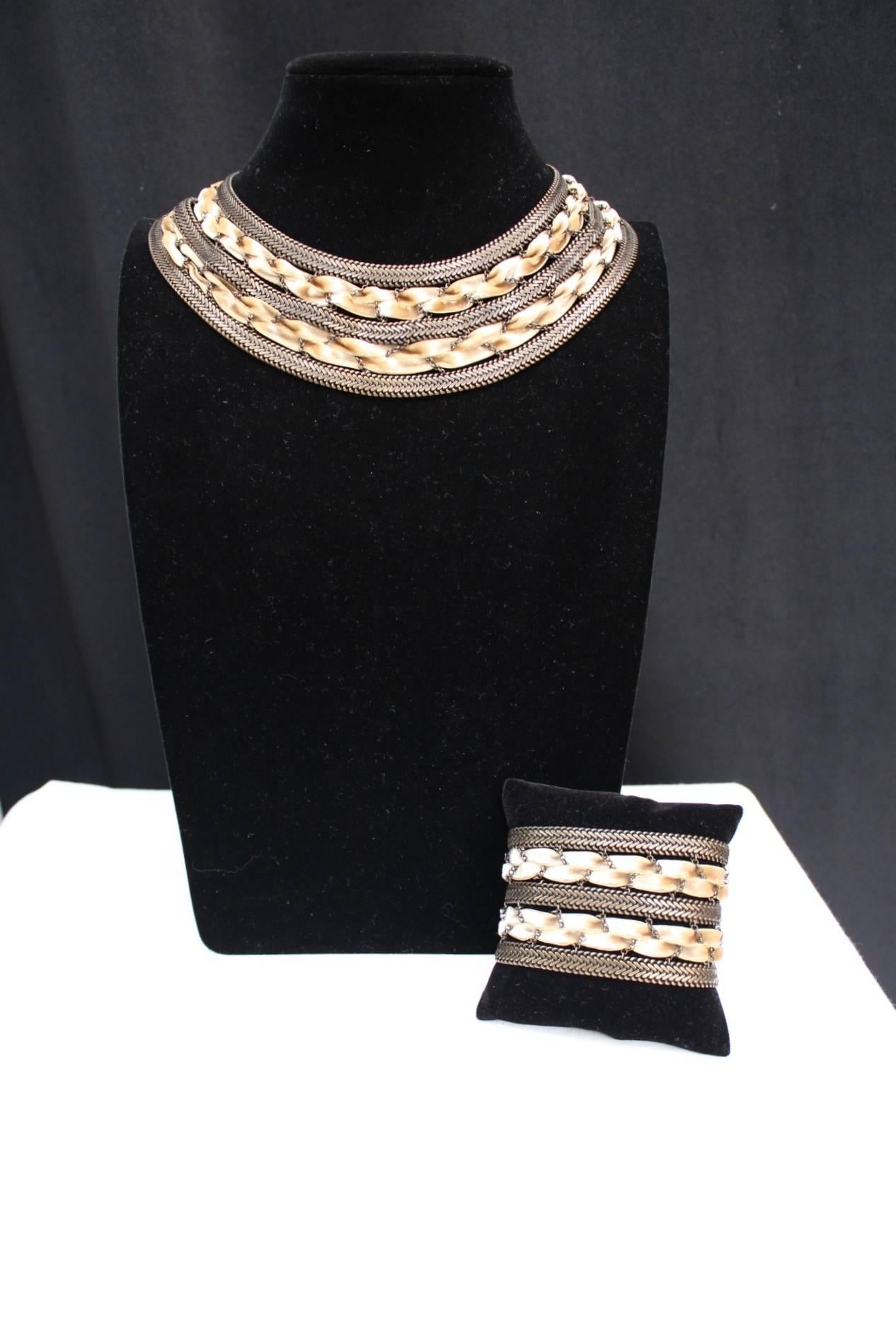 2000s Louis Vuitton Chain and Velvet Short Necklace For Sale 3
