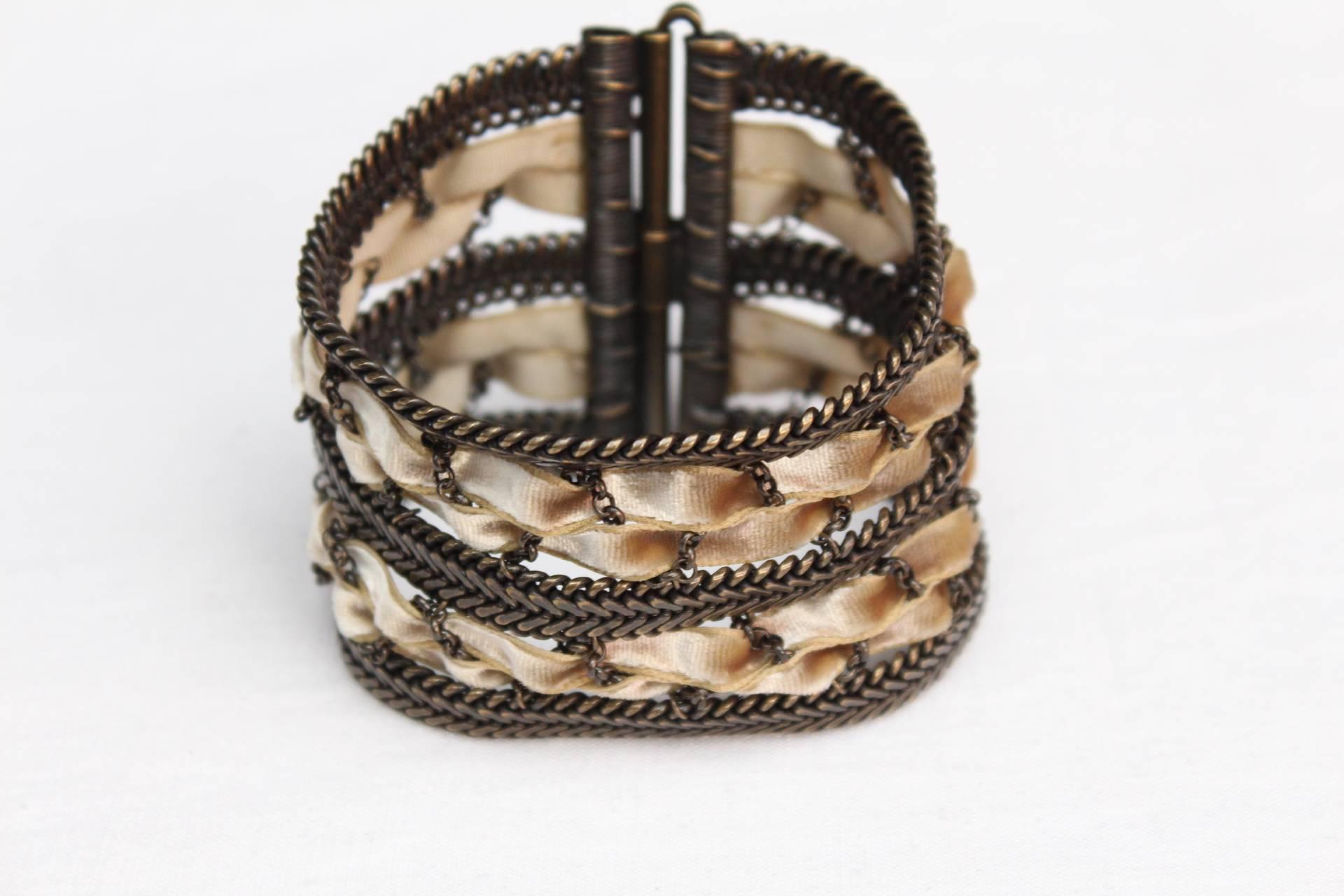 2000s Louis Vuitton Chain and Velvet Short Bracelet For Sale 1