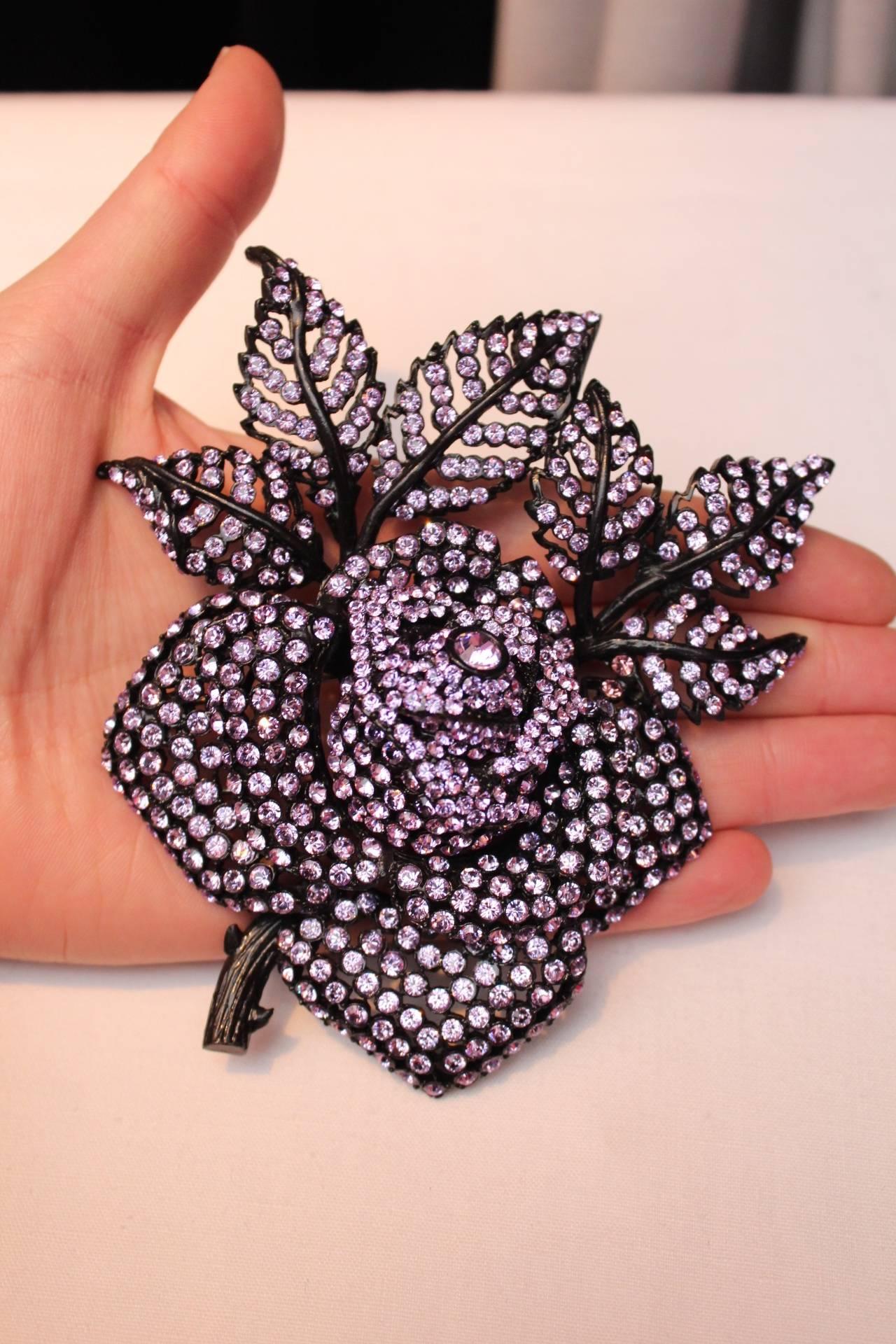 2000s Sonia Rykiel Floral Brooch in Black Metal and Parma Crystals In Excellent Condition In Paris, FR