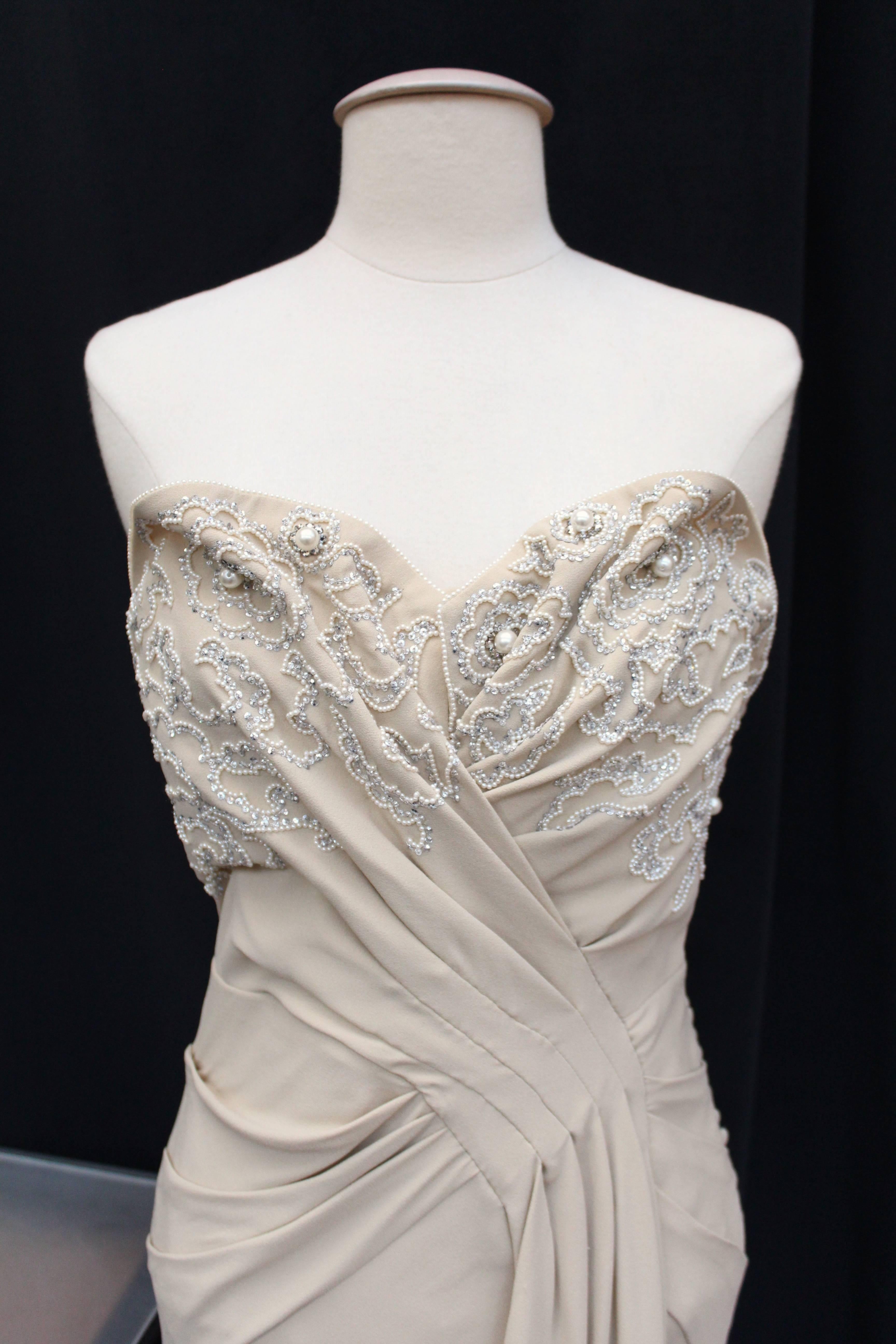 Spring 2008 Christian Dior Evening Gown in Ivory Silk In Excellent Condition In Paris, FR