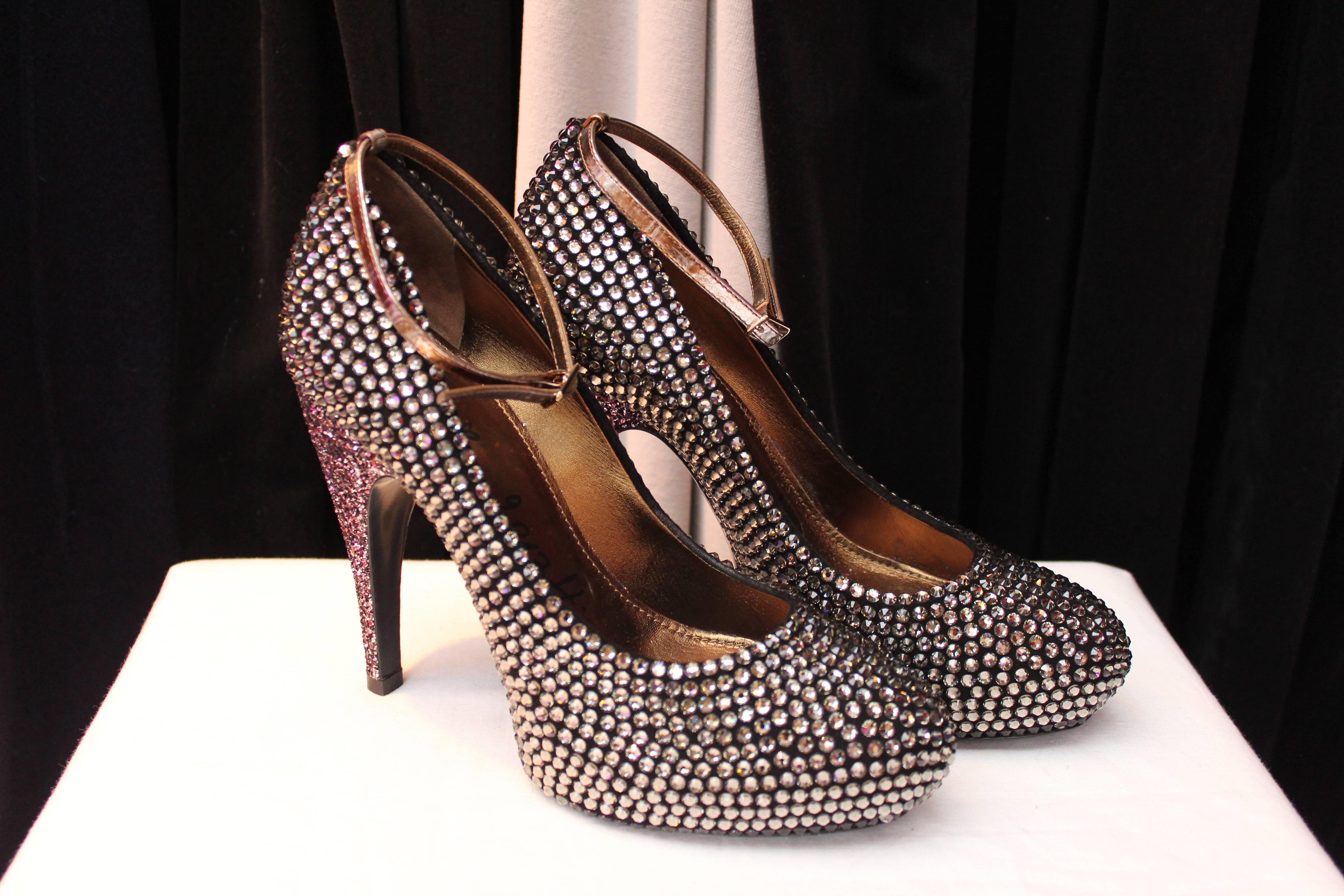 2013 Lanvin Platform Pumps with Grey and Pink Crystals In New Condition For Sale In Paris, FR