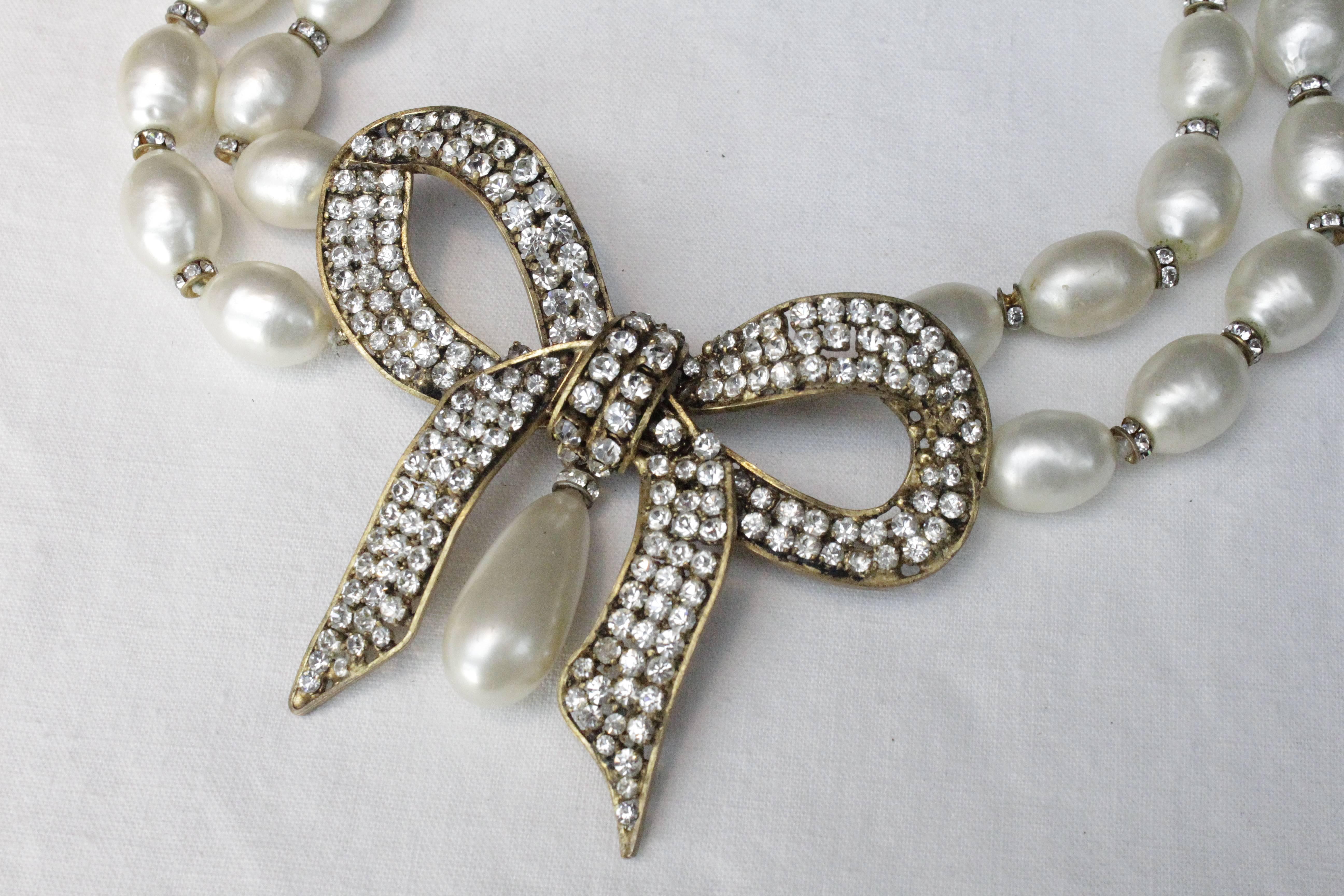 Women's 1970s Chanel Faux Pearls Necklace with Crystals Bow