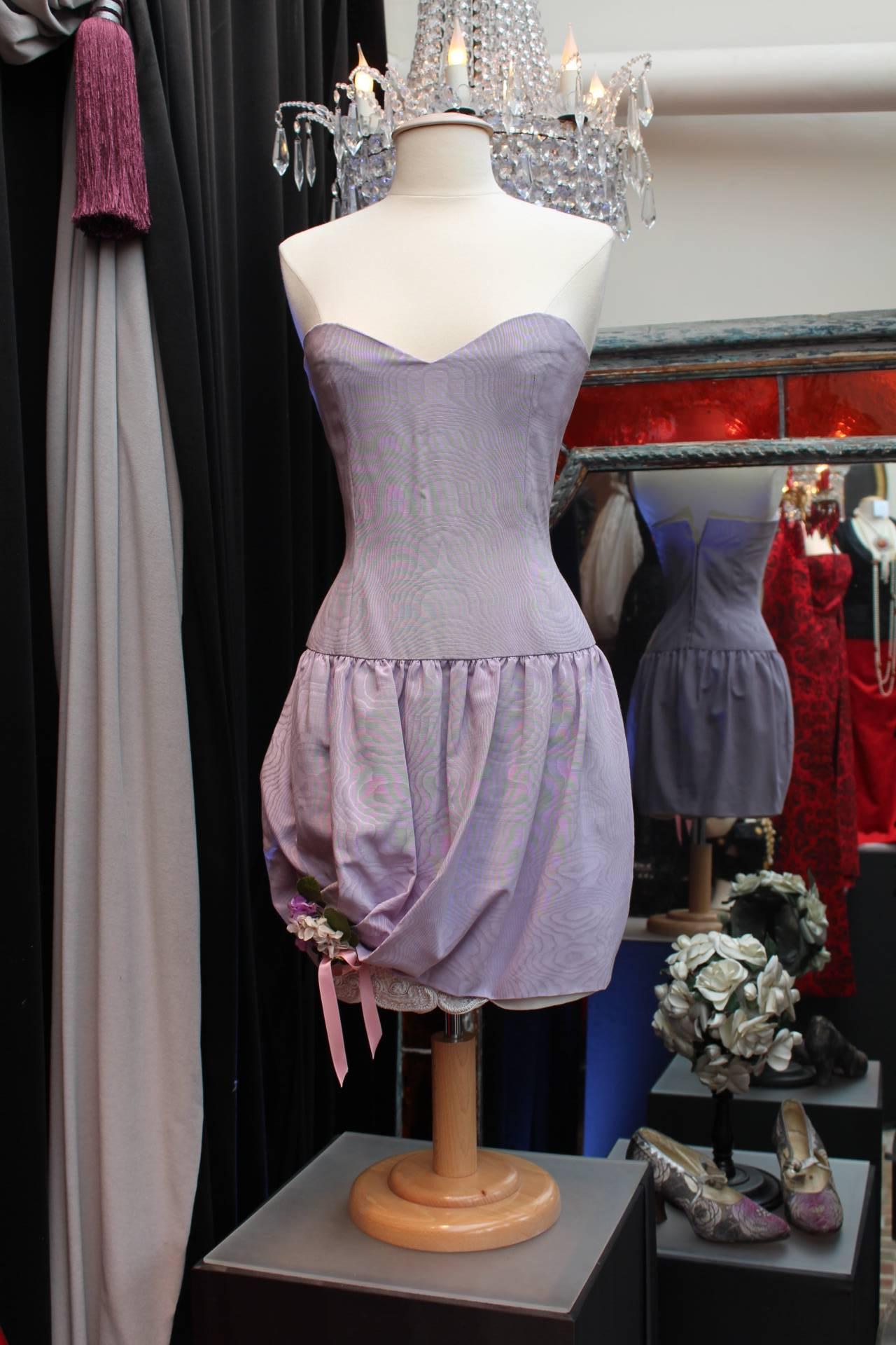 Jean-Louis Scherrer Runway dress and bolero set in white and mauve colors In Excellent Condition For Sale In Paris, FR