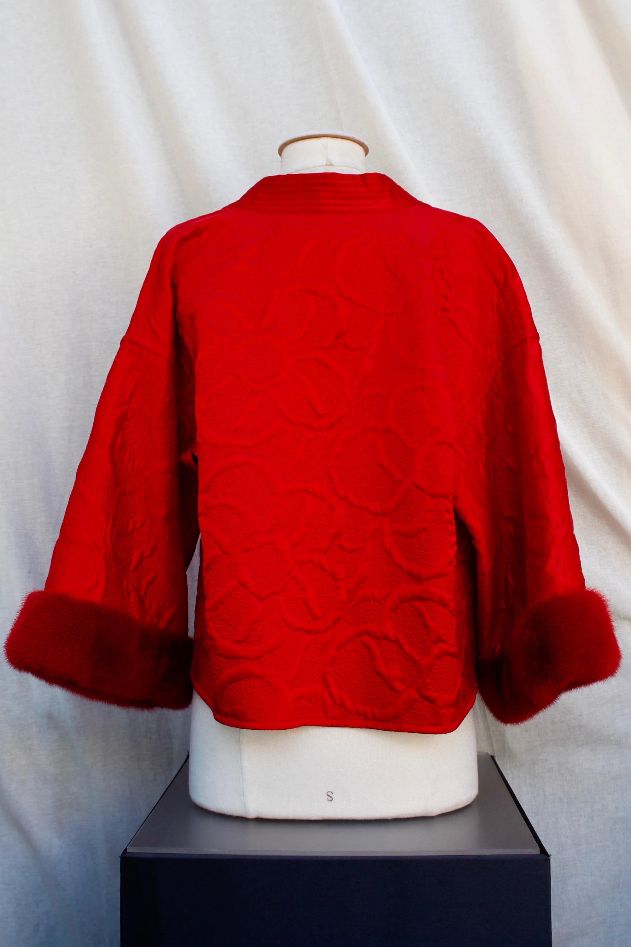 Valentino beautiful red satin and mink kimono-shaped jacket 1